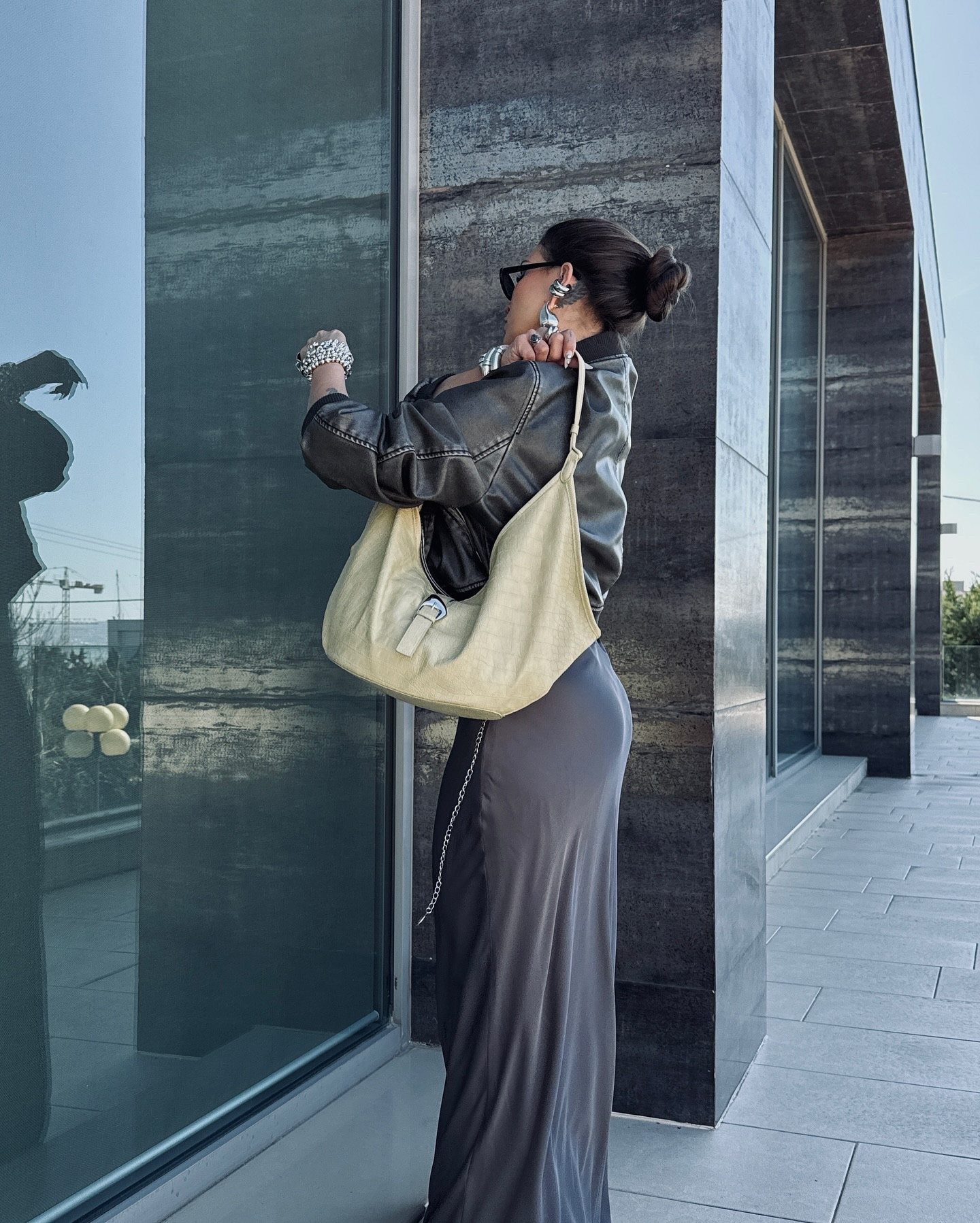 It’s the pop of yellow for me 💛 Do you like this look ? 🫶

#springoutfitideas #maxidresses #effortlesscool #butteryellow