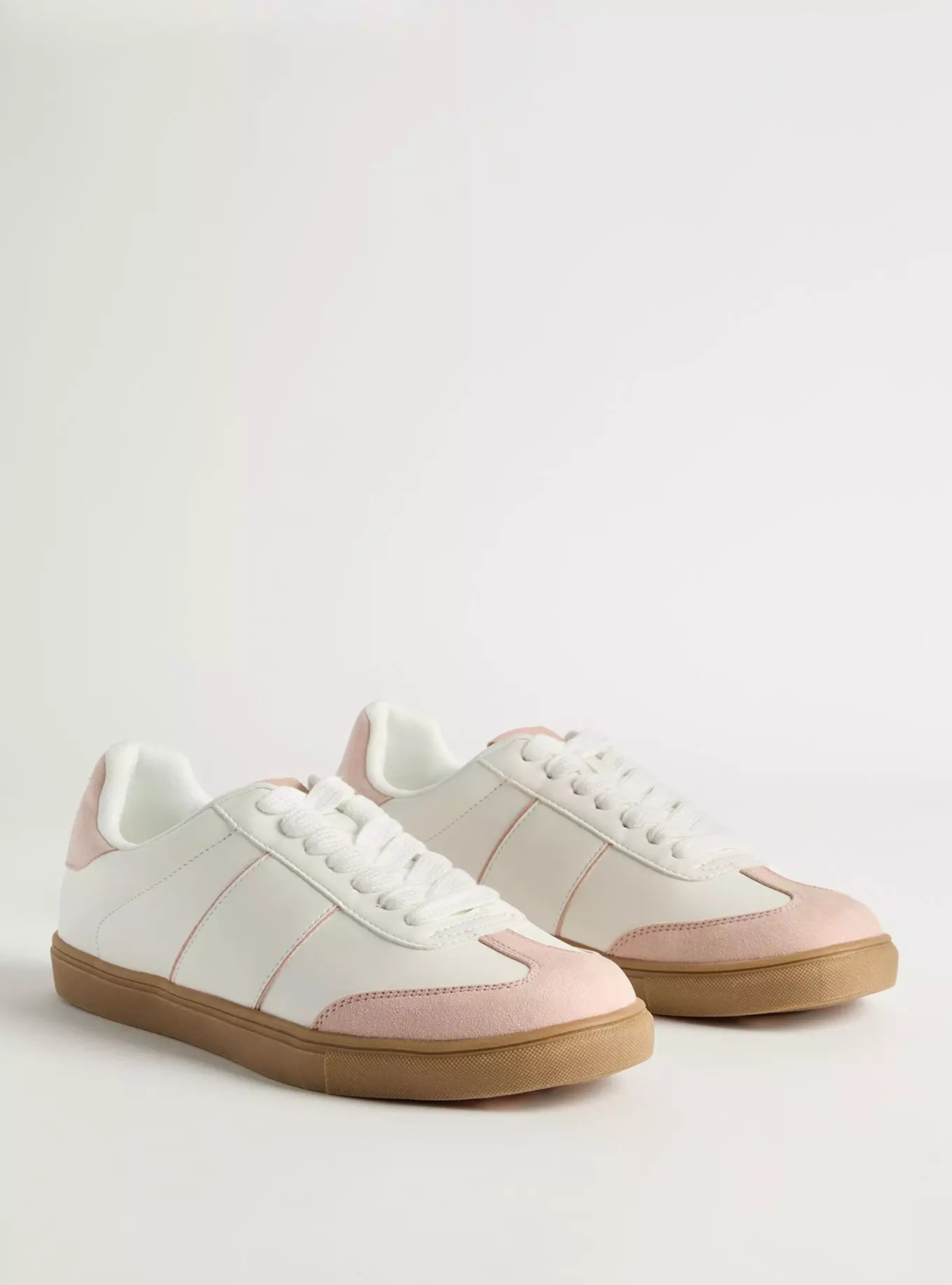 Lace-Up Sneaker (WW) | Torrid (US & Canada)