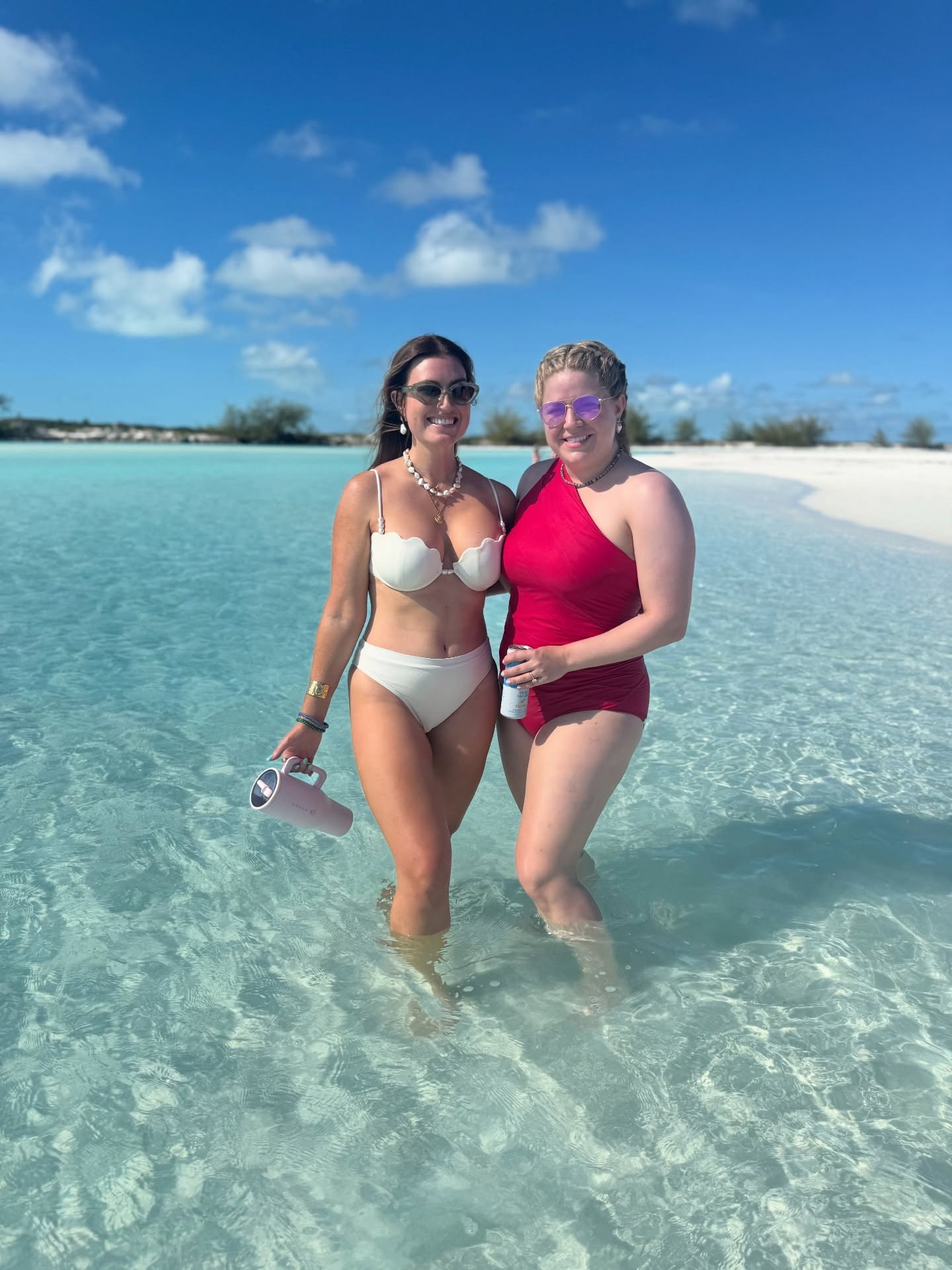Shell-ebrating one of the most beautiful brides to be with an epic boat day. Photos don’t do justice to the views. 🐚 🧜‍♀️ 🏝️