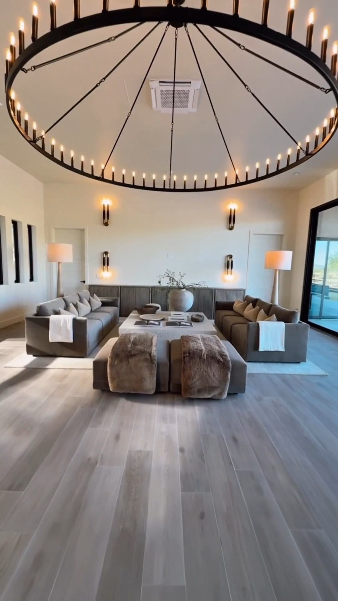 Proof the paint works… oh, and the light too 😉🤎 What a difference color drenching can make! It opened up the space, made the ceilings feel taller, and gave the whole room that elevated, sophisticated look 🤎✨ 

#colordrenching #beforeandafterhome #rhhomedecor #livingroommakeover #modernhome #wayfairhome #amazonhomefinds #neutraldecor
#summerthompsonstyles

#LTKHome