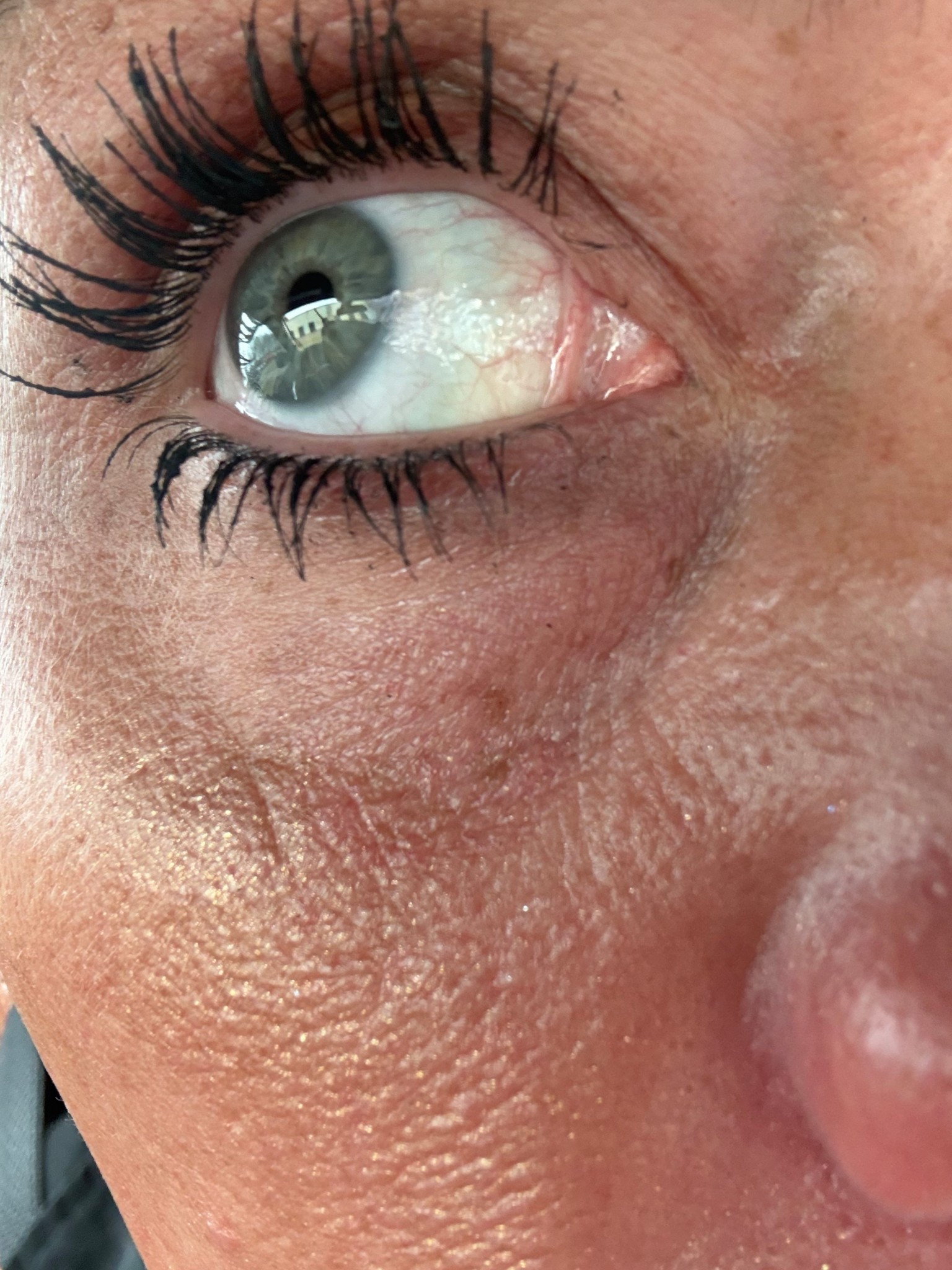 Lash and brow serum and mascara 