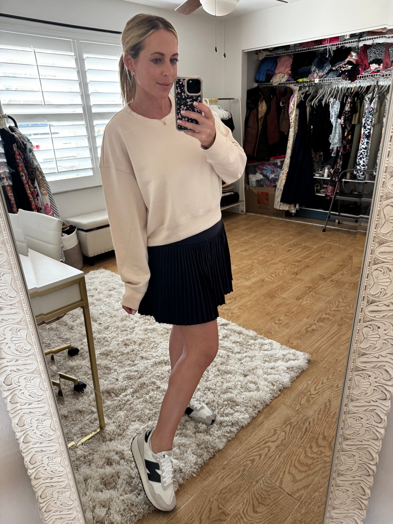 Pinspark activewear. Pleated tennis skort. Cropped sweatshirt. New balance sneakers 



#LTKActive #LTKootd #LTKMidsize