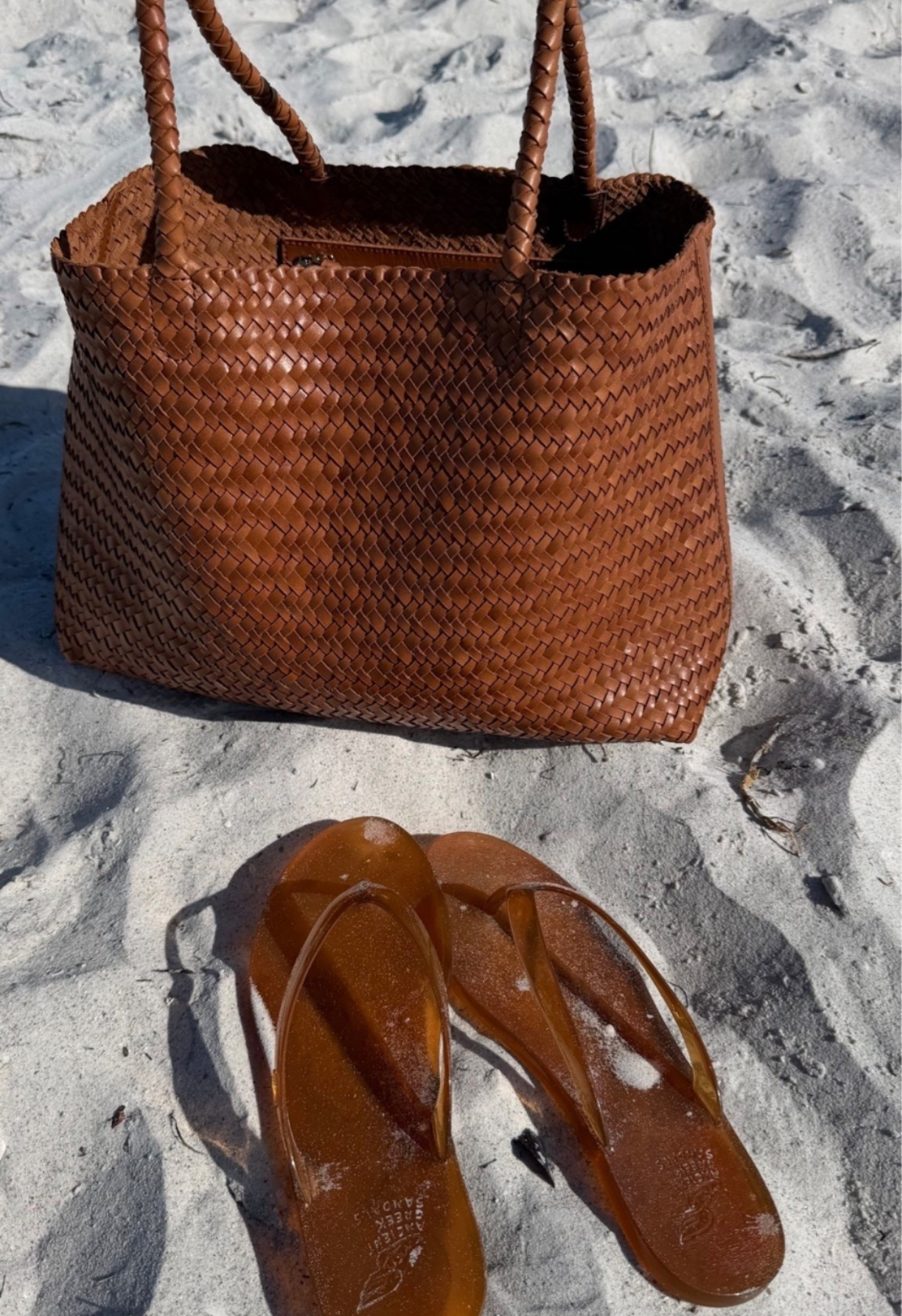 My favorite tote to date! 

This @Madewell  leather tote is perfect for the on the go women who wants comfort, quality, and chic 
It’s on vacay with me now and I am in LOVE!

#LTKxMadewell #LTKootd #LTKU