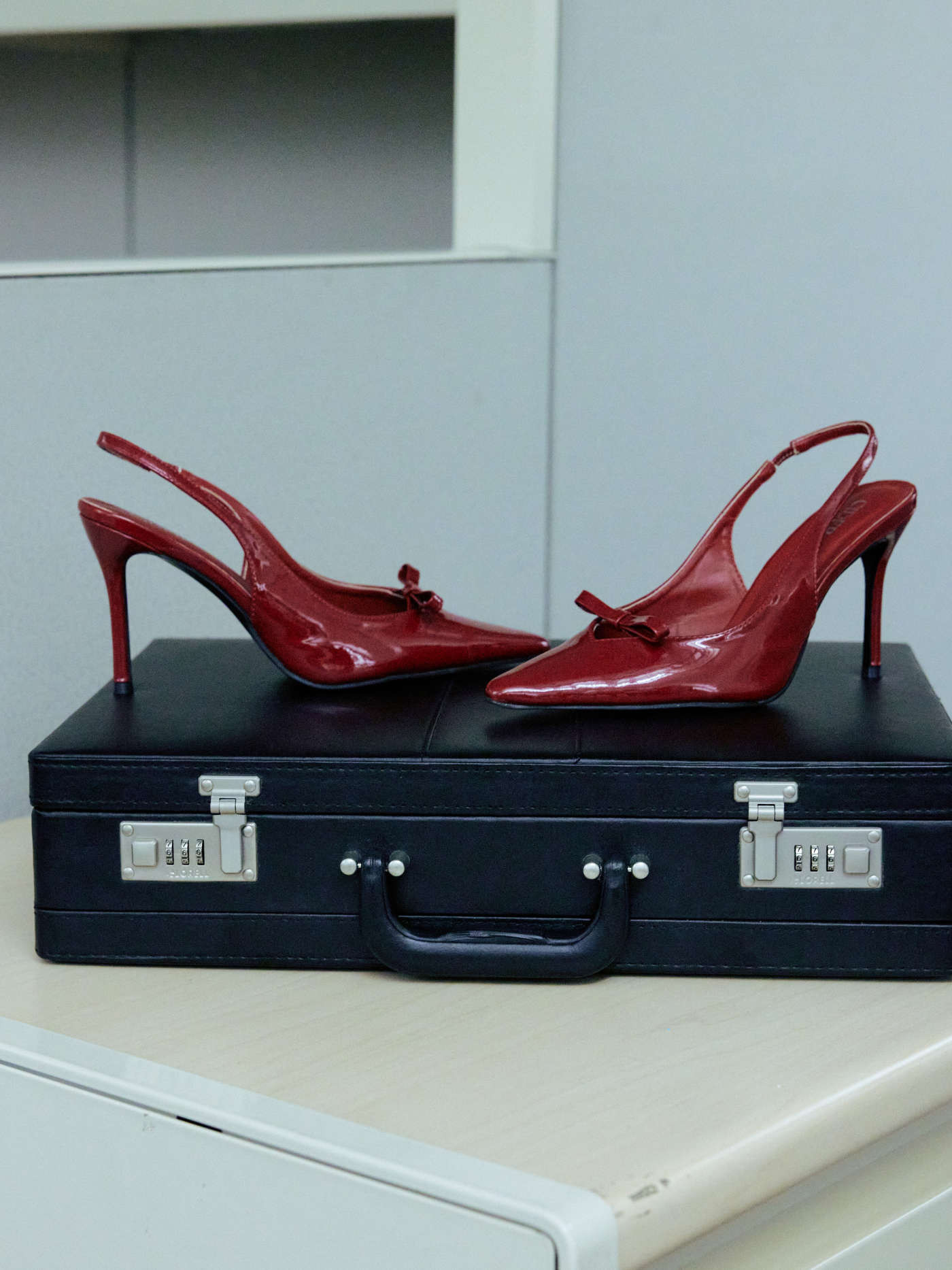 FAUX LEATHER POINTED TOE HEELS | Cider