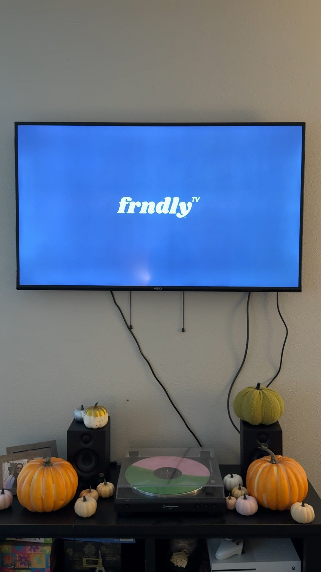 You can now watch your favorite Christmas tv movies from one spot live and on demand/DVR with the @frndlytv subscription for just $7.99 a month! 

I can’t wait to watch all the Christmas and holiday movies this year with the help of friendly TV. This is going to be the best rating year yet!

#ad #frndlytv #holiday #halloween #thanksgiving #christmas #streaming #christmasmovies #hallmark #lifetime #uptv #gaf #liketkit

#LTKSeasonal #LTKHome #LTKFindsUnder50