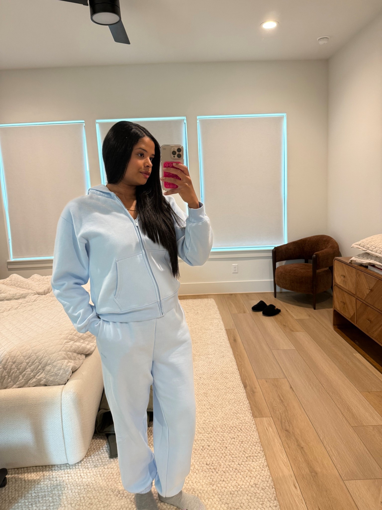 My favorite sweat set 🤍 wearing size m (tall m in pants). #aritzia #sweatshirt #sweatpants #cozy #momlife 

#LTKBaby #LTKmomlife #LTKActive