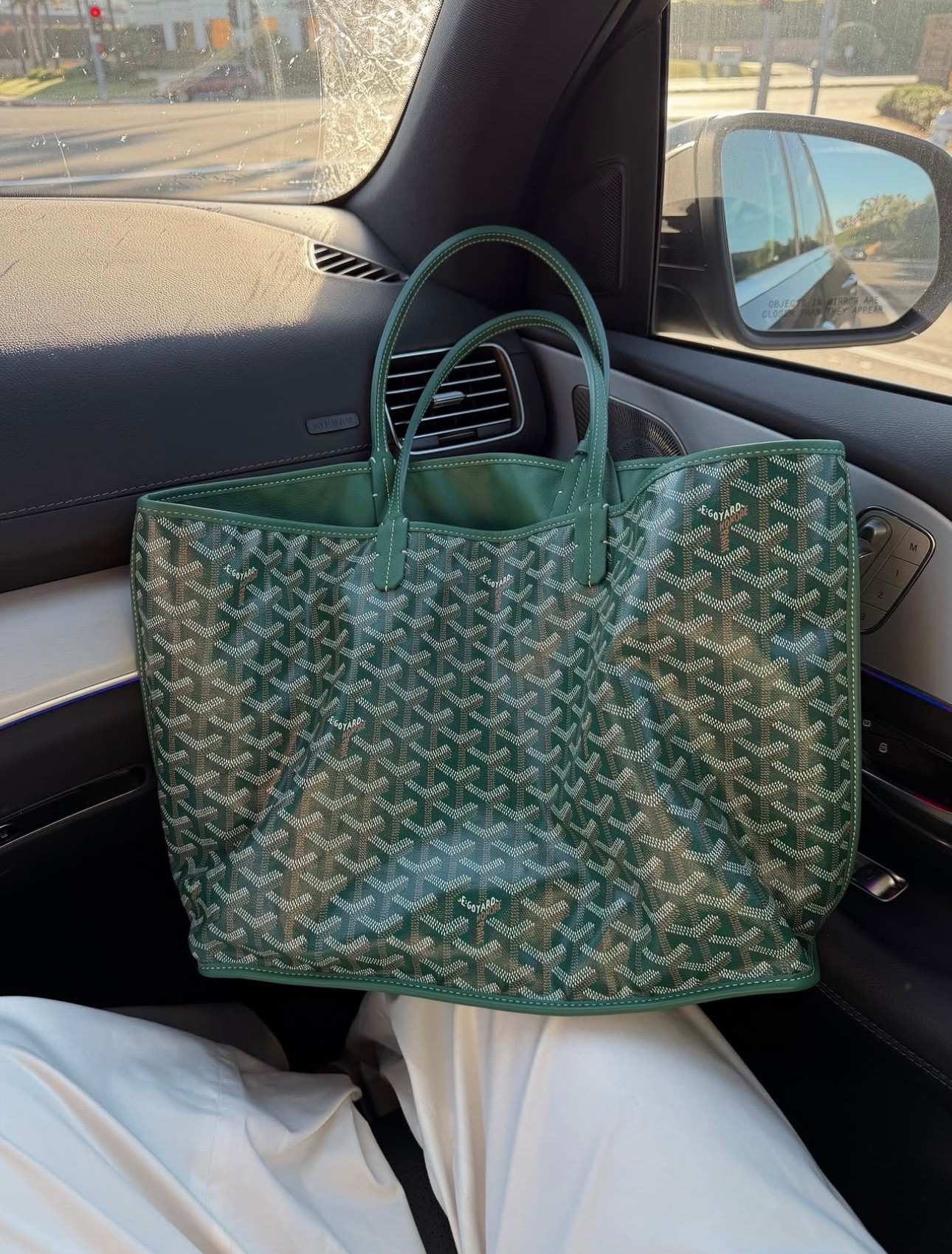 Code KathleenPost for first month free at Vivrelle! #kathleenpost

Diaper bag, farmers market tote, everyday tote, work tote