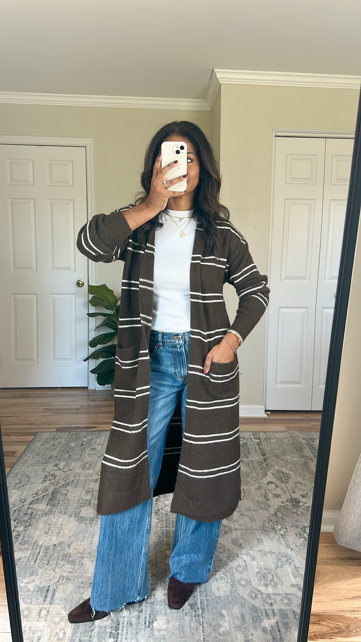 Small in cardigan. Size 27 in jeans

#LTKootd #LTKgrwm #LTKOver40