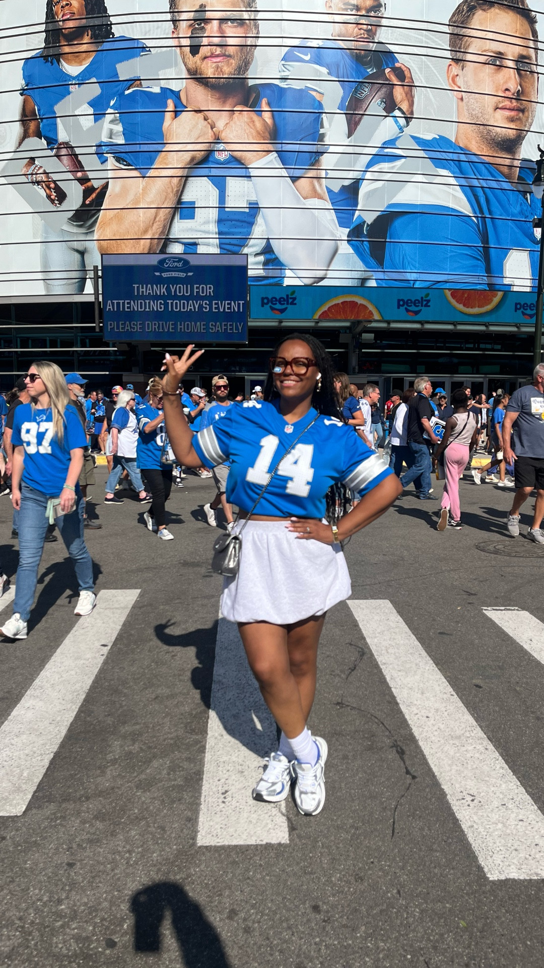 I’m just a girl who loves Detroit Lions football!! 