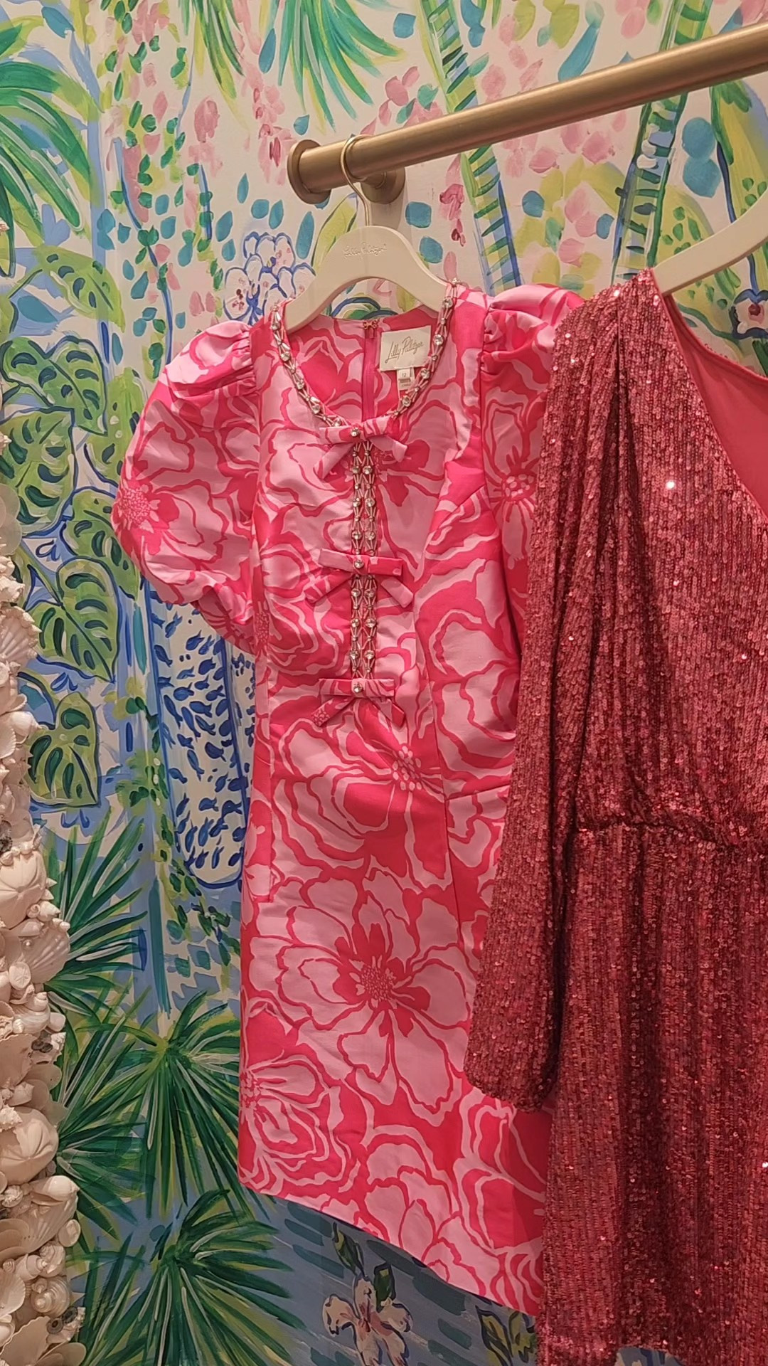 The lilly pulitzer 30% off sale is live. These are a few things i have picked out to share with y'all and they are just gorgeous. 

#LTKHoliday #LTKWedding #LTKCyberWeek