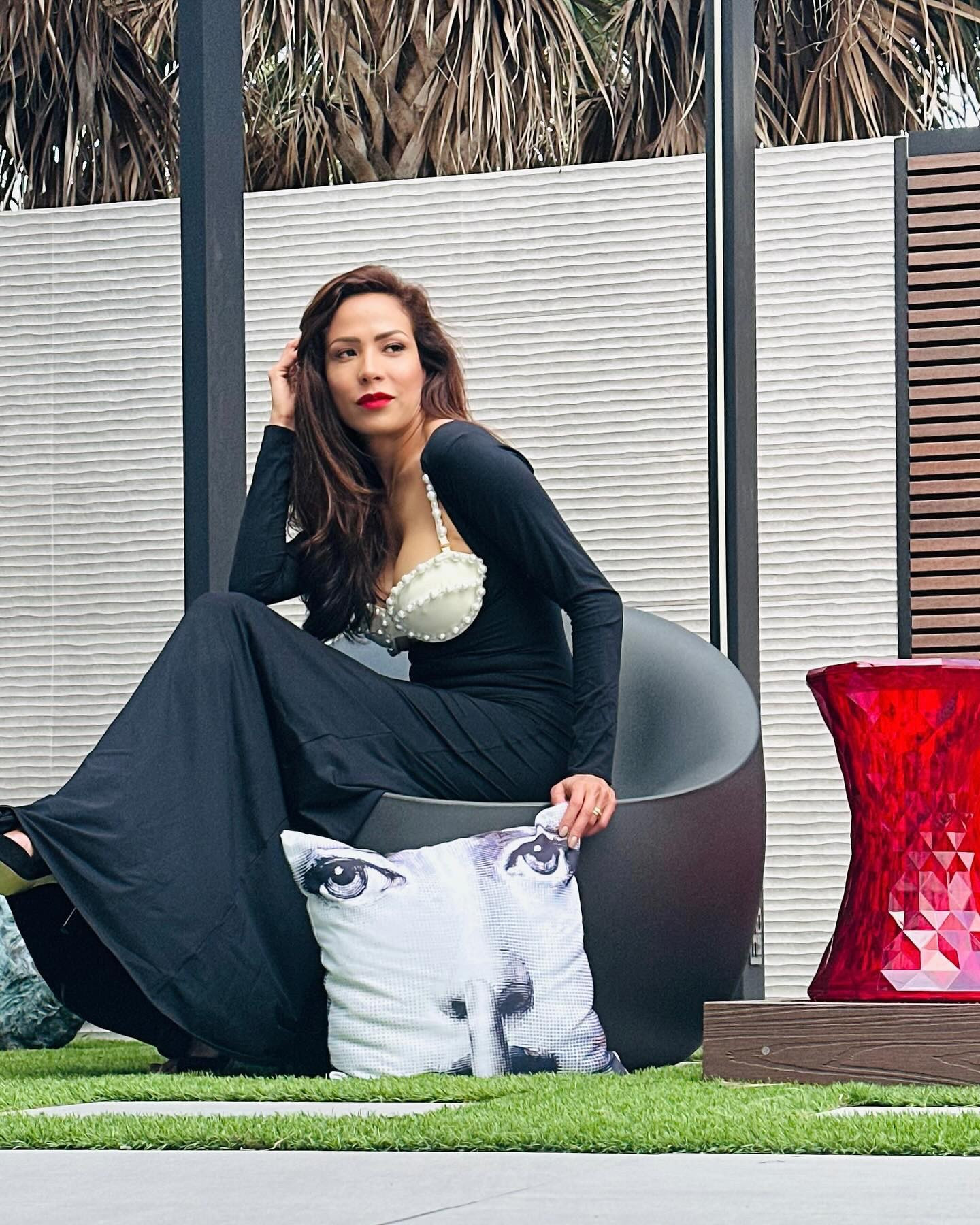 🖤🖤🖤🖤🔜🌴👙🌴👙🌴👙 el verano es ya ! Así que a preparar tus Outfits y cuerpo de verano , por cierto!  yo voy de la mano de mi @nutridietzone 👙

👗👙 @bahiamariasw  son 🔝 espectaculares ❤️

#fashion 
#fashiongram 
#fashionlover 
#styleblogger 
#styleinspiration 
#verano