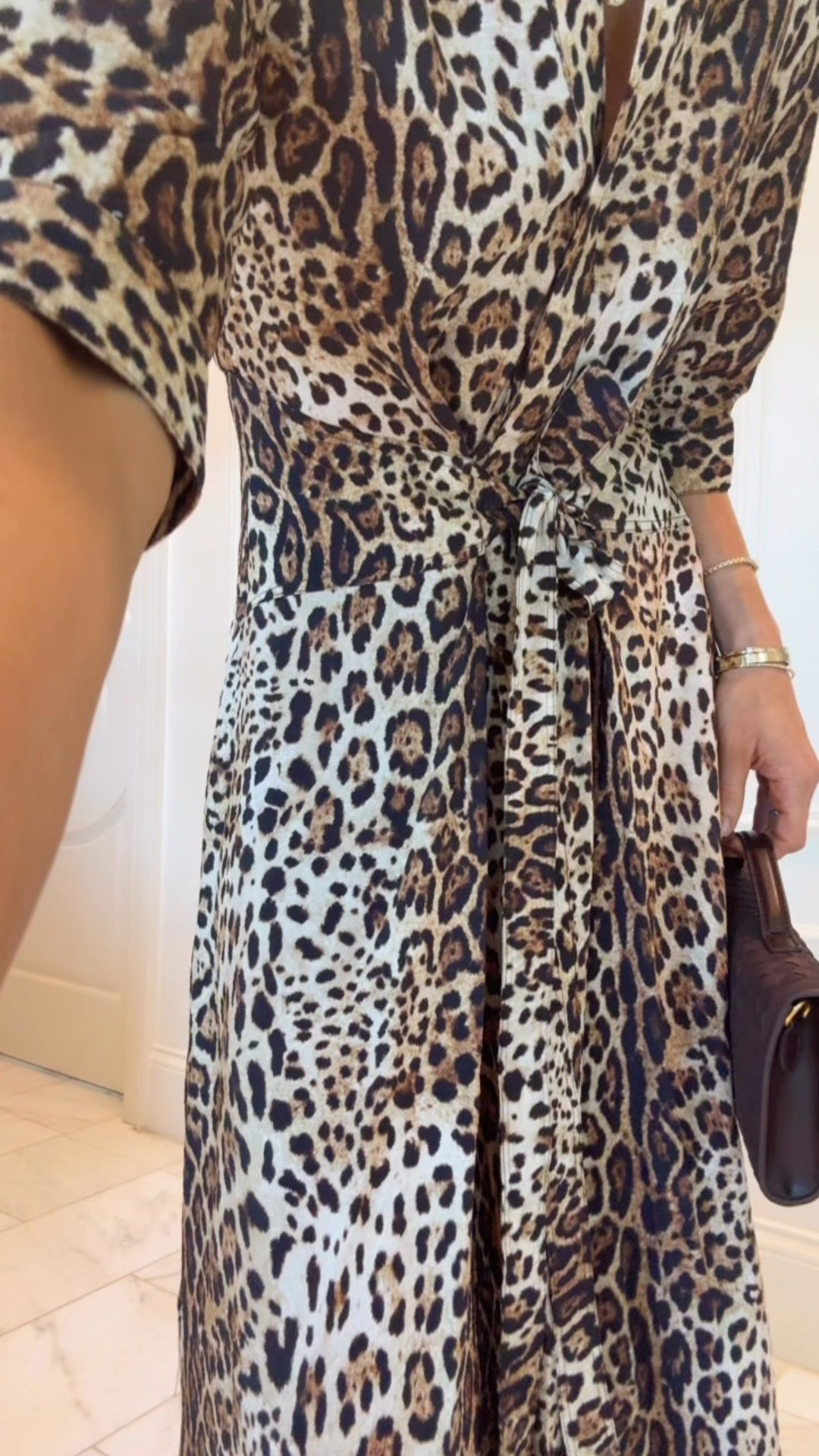 Leopard dress for fall. I'm wearing size xs 