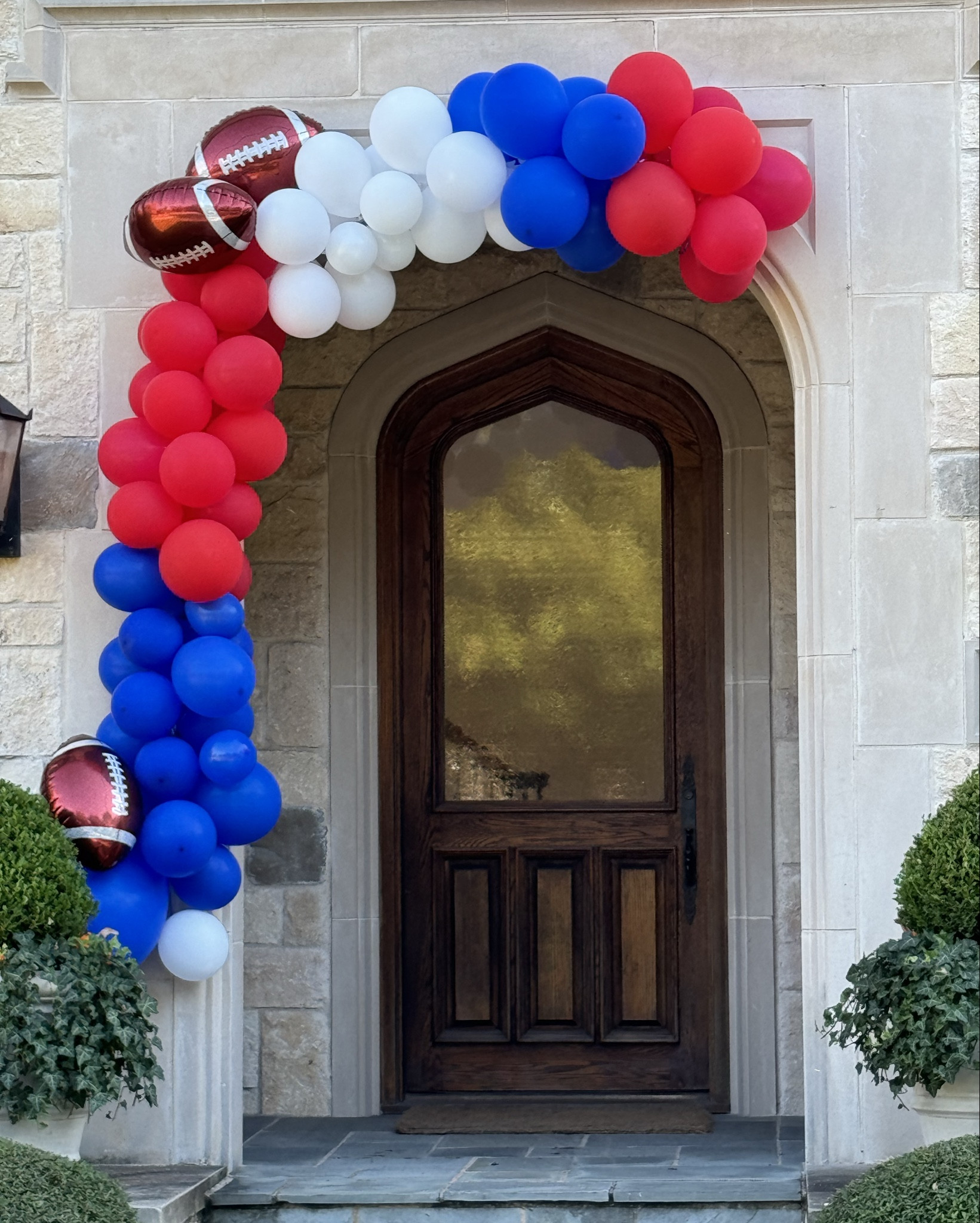 team dinner elevated. 
if there’s an option, choose glitter. meaning, if there’s an easy way to take a party and make it more fun-do it! this was literally so easy and cheap ($6!) this balloon arch is the biggest bang for your buck and makes a huge statement!
comes in millions of color schemes!

#LTKParties #LTKKids