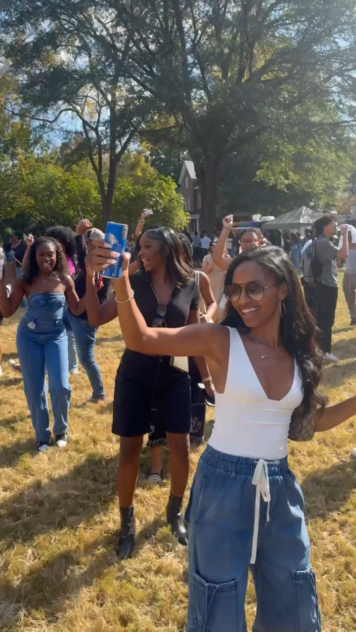 happpy homecoming!🩵

if you’ve never been to a SpelHouse homecoming before, I fear you’re missing out on the most magical experience✨

there’s truly no place like home🏠🩵

#LTKSeasonal #LTKPetite #LTKStyleTip