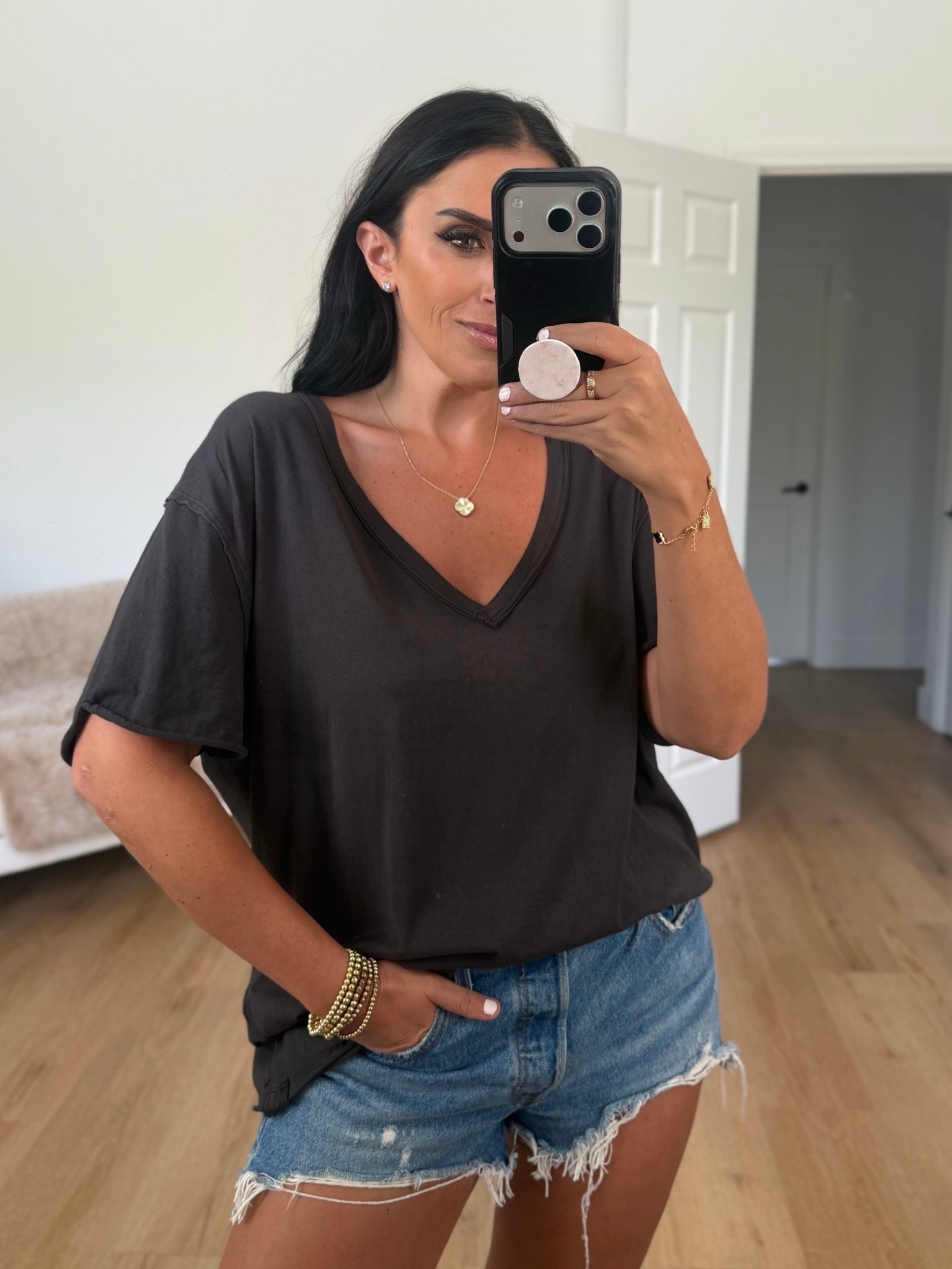 Free people Nina v neck cotton tee shirt oversized wearing size xs. Comes in 5 colors 