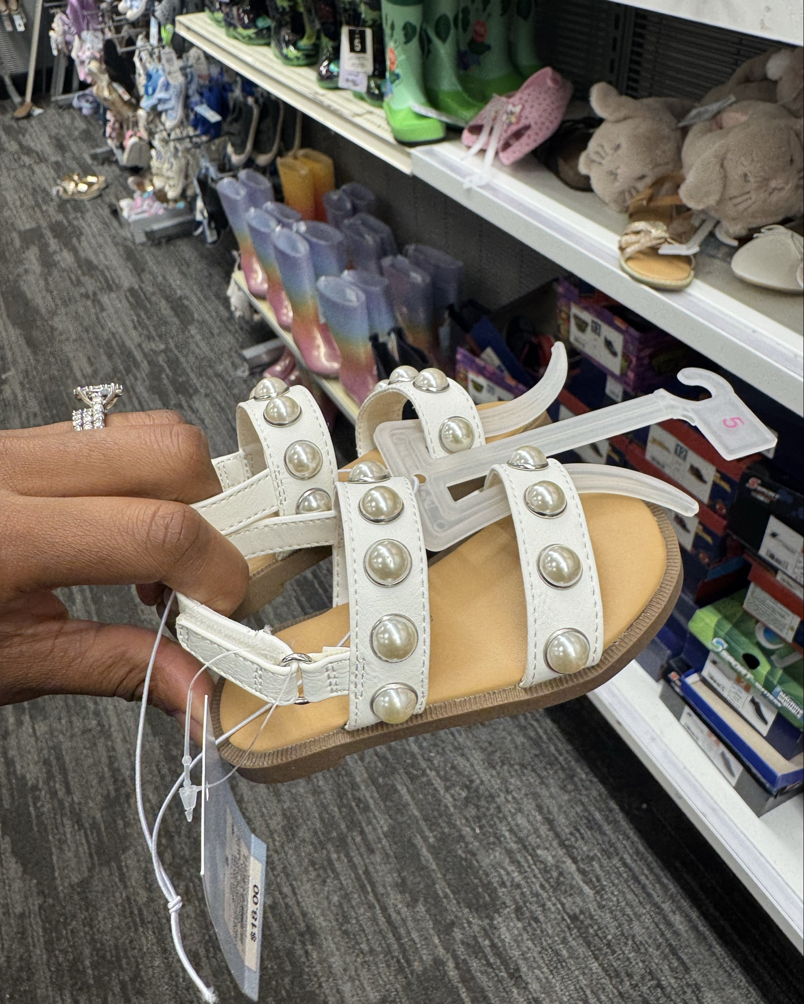 Summer kicks❤️

#LTKStyleTip #LTKSeasonal #LTKSummerEdit
