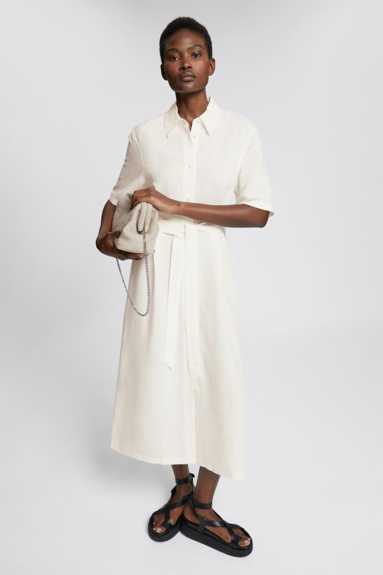 Maxi-Hemdkleid mit Gürtel | H&M (DE, AT, CH, NL, FI)