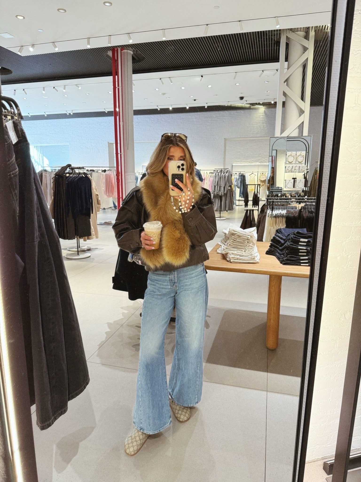 Outfit of the day while shopping in NYC 🛍️
This faux fur from Amazon is my newest obsession — SO good 👀


#LTKootd #LTKootd