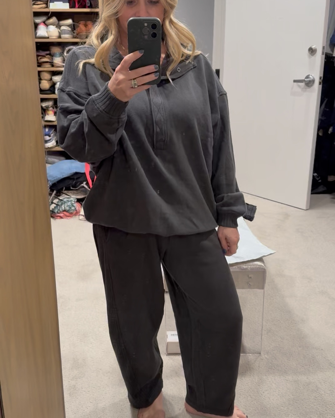 The perfect travel day cozy set - the pants have a barrel fit which I love.

This fit me perfectly in the length which you petite girls will get! I sized down in the top and true size in the pants . Wearing xs and small 