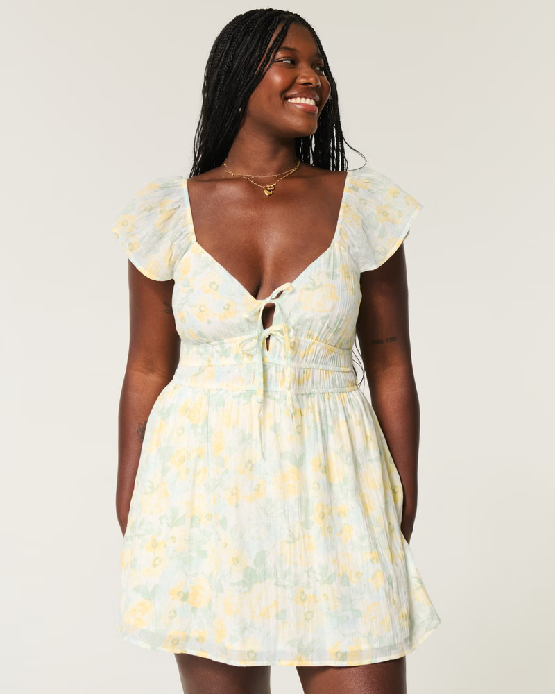 Damen Skort-Kleid mit Flatterärmeln und zwei Schnürungen | Damen Ausverkauf | HollisterCo.com | Hollister (EU)