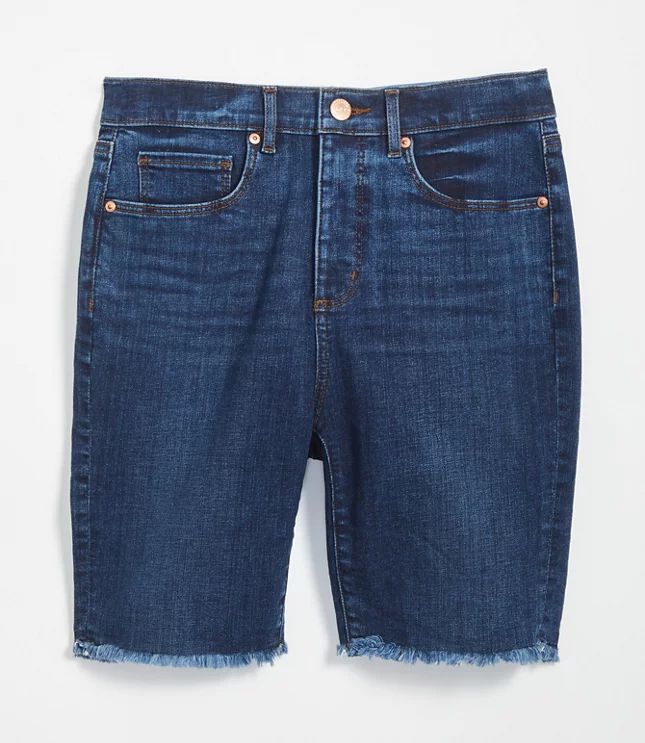 Frayed Skinny Bermuda Shorts in Indigo Wash | LOFT