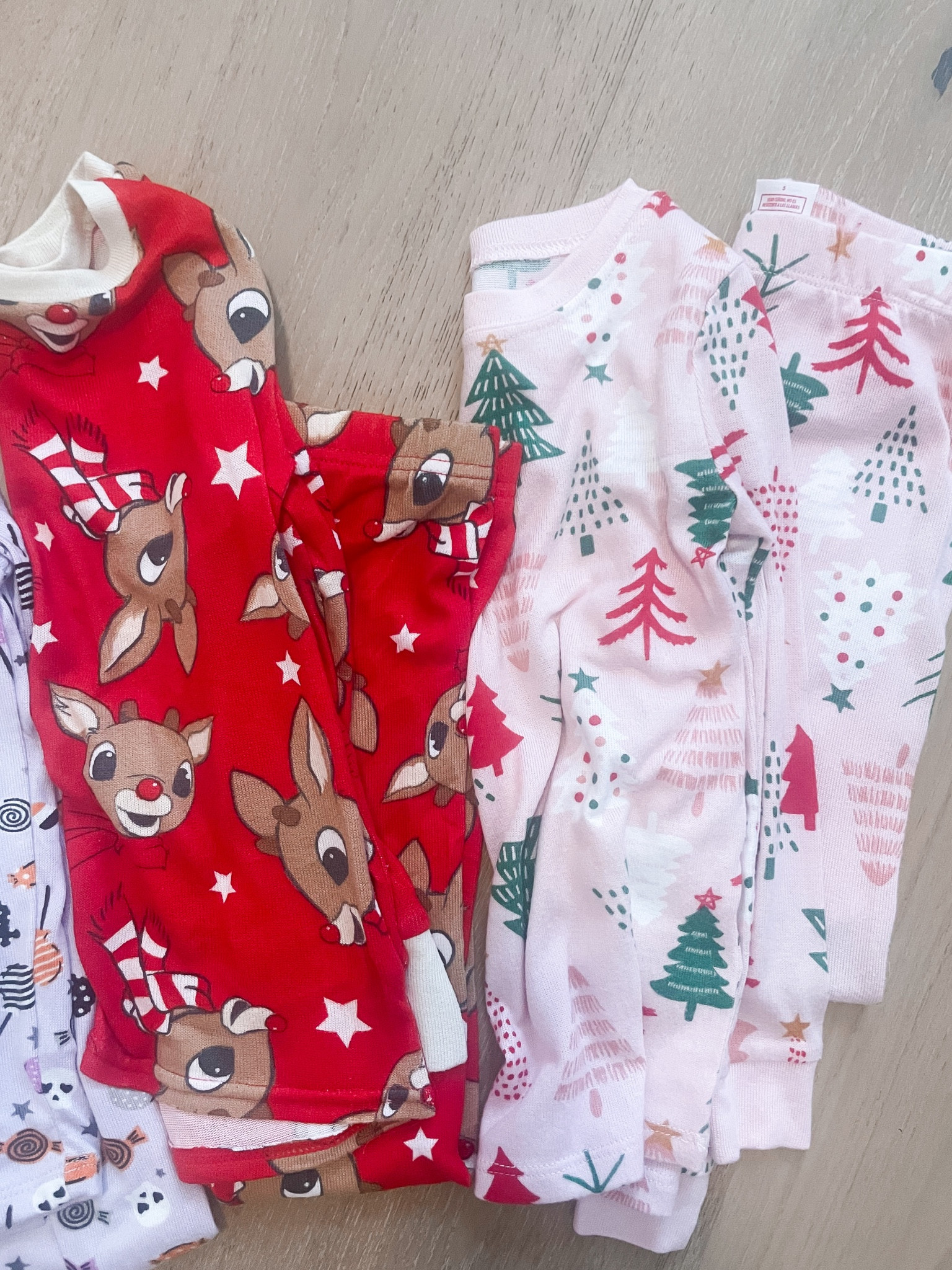 Walmart Christmas pajamas🎄❤️
#walmart #walmartgirls #christmaspajamas 

#LTKHoliday #LTKkids #LTKbaby