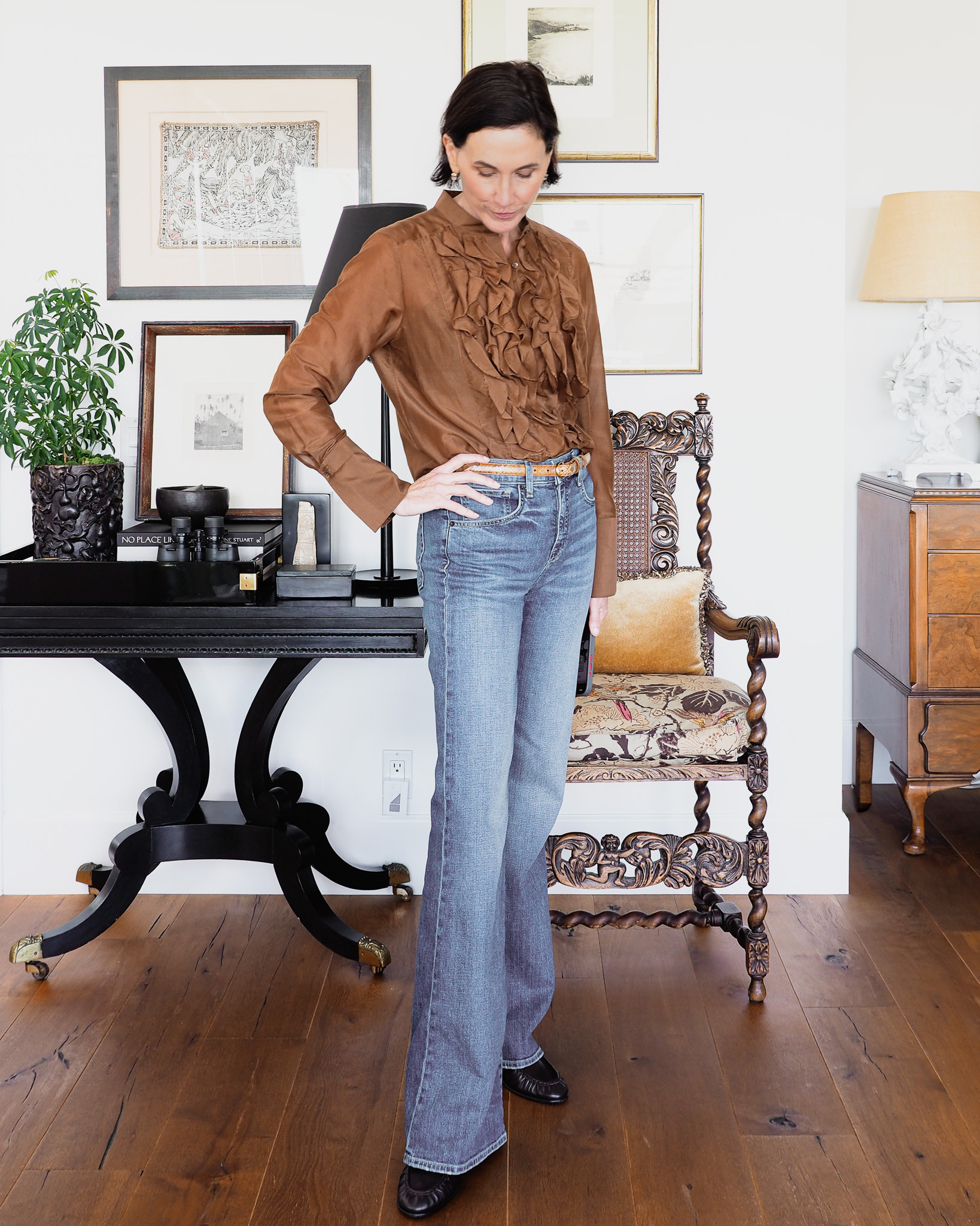  

My favorite TWP blouse, now in a warm cinnamon brown. It works with denim, but white for summer is the move. Wearing with the Nili Lotan Celia jean. The length is long, so a heel is necessary. A loafer for now, a sandal when it warms up.

 

#LTKootd