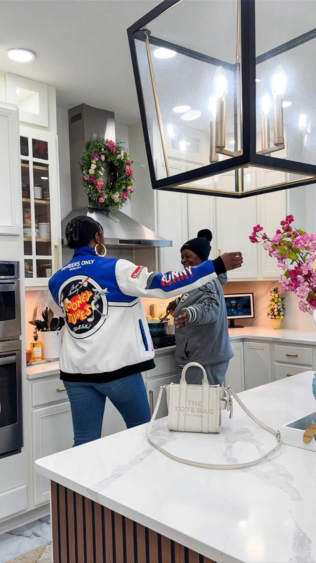 Coming home to a peaceful house, warm meal from my mom, well fed household has to be an elite feeling that can’t be explained.
I’m still in awe because we’re living in an answered prayer 💯 
 Happy Sunday my darlings 🤗
#peacefulhome #homesweethome #cozyliving #simplejoys #slowmoments

#LTKdayinmylife #LTKHome #LTKfoodie