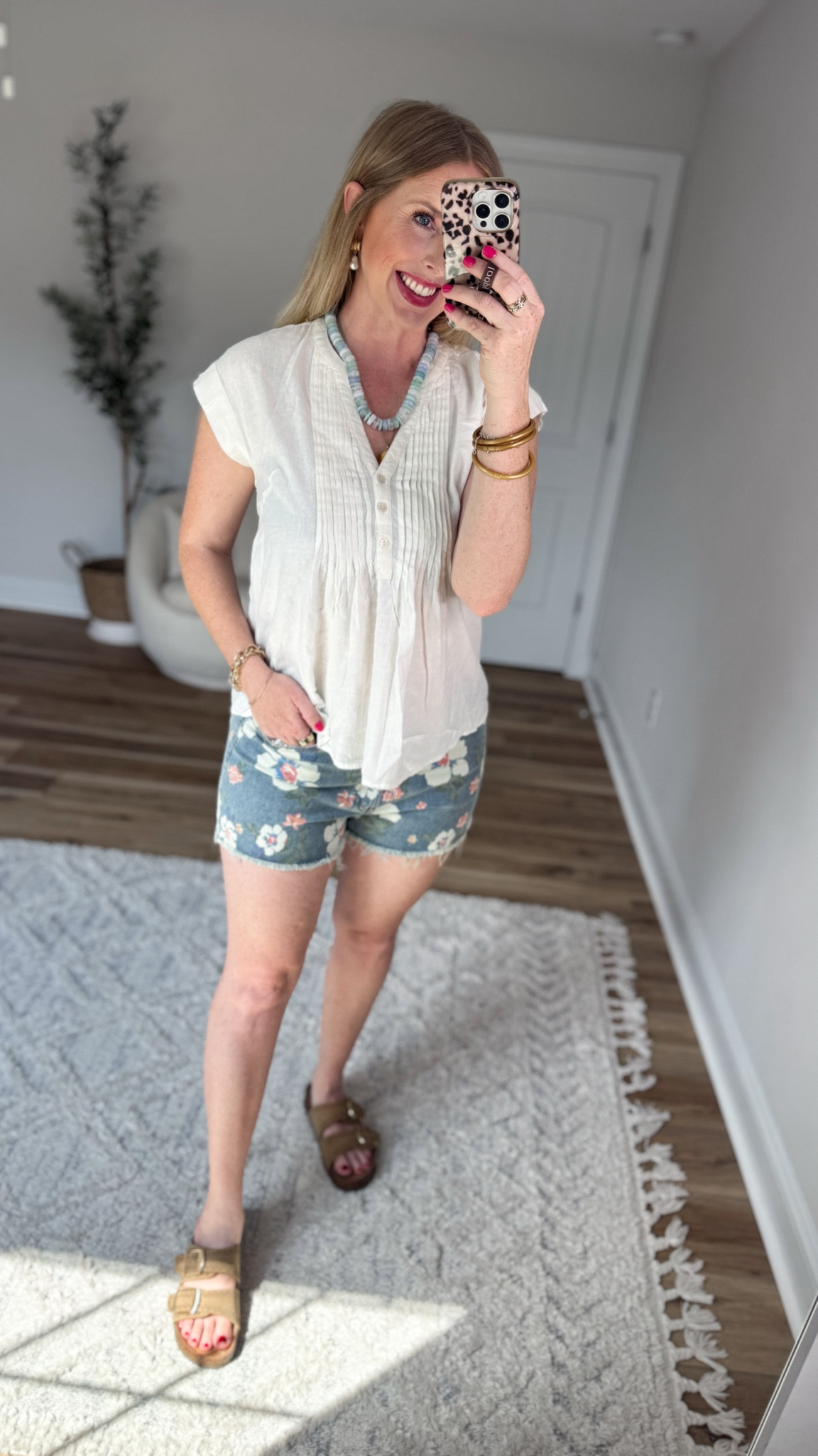Weekend Walmart Wins Try-On
White pintuck top- small
Floral jean shorts- I sized up because they’re a shorter inseam

#LTKmomlife #LTKootd