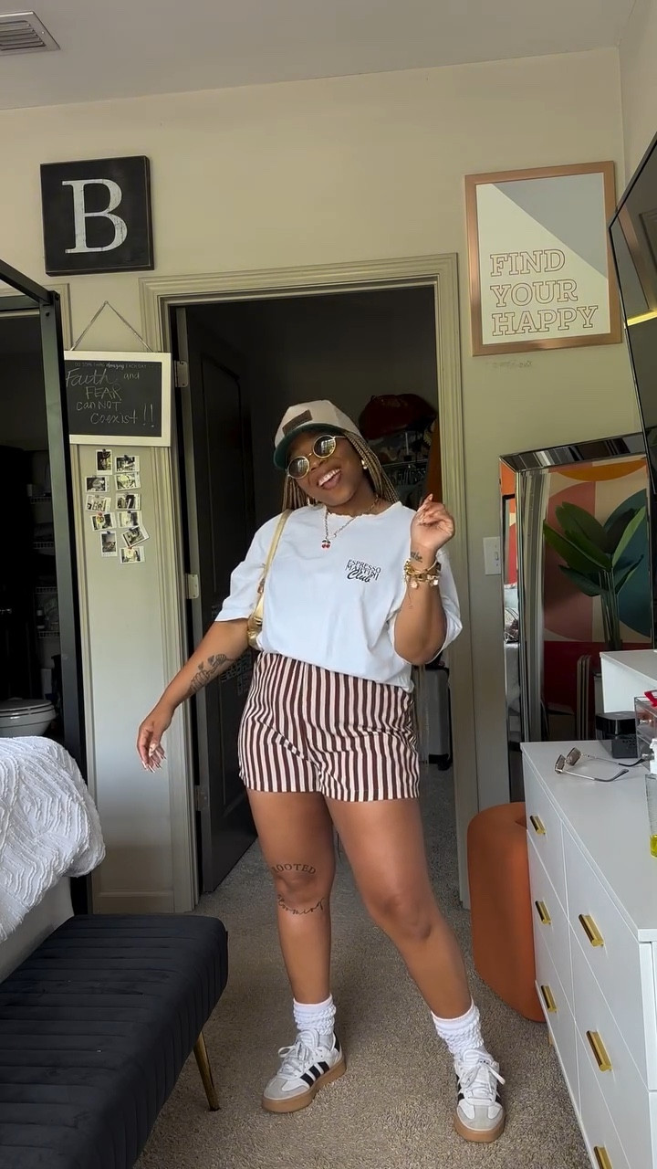 We outsideeee…’fit check!