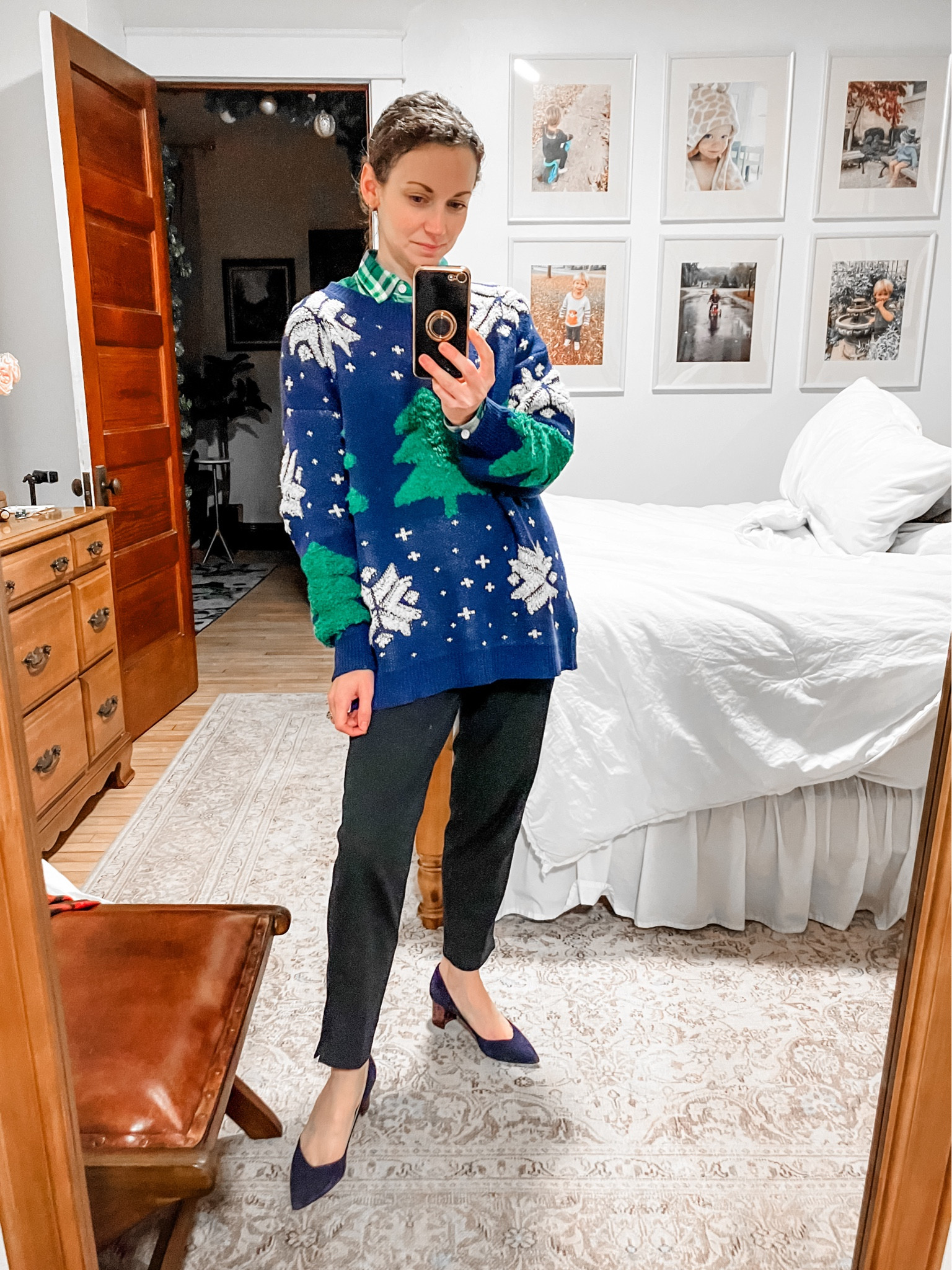 Christmas sweater day at the office!
Wearing size S Chicwish sweater, oversized fit. 
Size 00 petite Banana Republic Factory pants, order your usual size. 
Size 6 Sarah Flint heels, made in Italy, suede and leather, order your usual size. 
Petite outfit. Office Outfit. Christmas outfit. Winter outfit  

#LTKHoliday #LTKstyletip #LTKworkwear