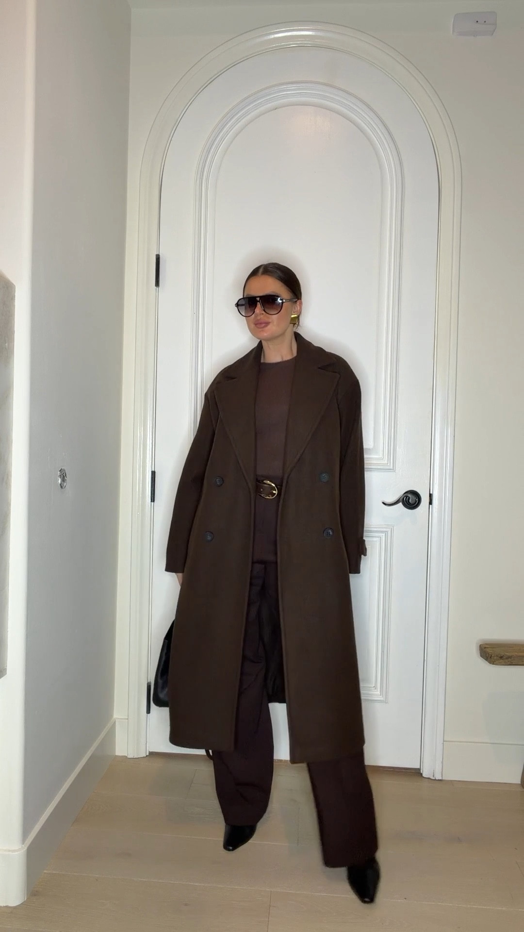 Styling this espresso brown coat with straight leg jeans, cashmere sweater and suede sneakers 
#espresso #brown #darkbrown #chocolatebrown #coat #cashmere #sweater #beige #cream #therow #zara #margaux #suede #sneakers #miumiu #aviators #newbalance 
#wintercoat 





#LTKCyberWeek 

#LTKFindsUnder100 #LTKSeasonal #LTKFindsUnder50 #LTKSaleAlert #LTKWorkwear