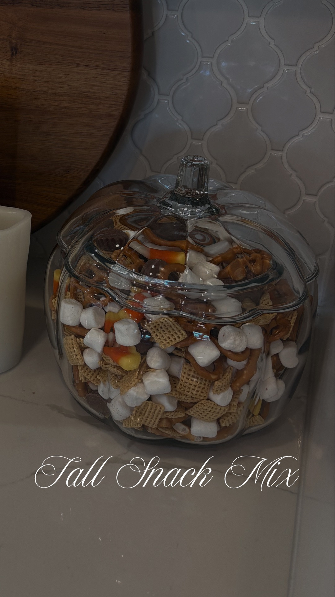 Fall Snack Mix in the perfect pumpkin jar!
This is your sign to get yourself the cute pumpkin jar and make the fall
Snack.
#fall #fallsnack #pumpkinjar #cozyseason #fallseason
#fallhome

#LTKfoodie #LTKSeasonal #LTKHome