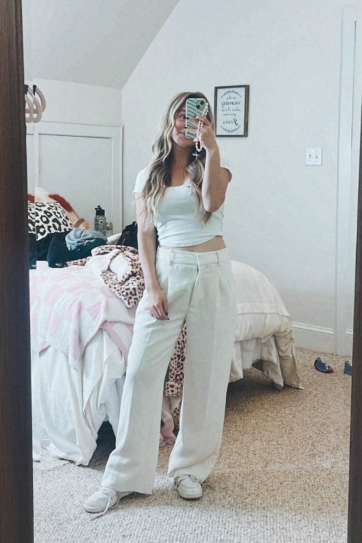 Outfit deets! My pants are aritzia but these I linked are basically the same! 