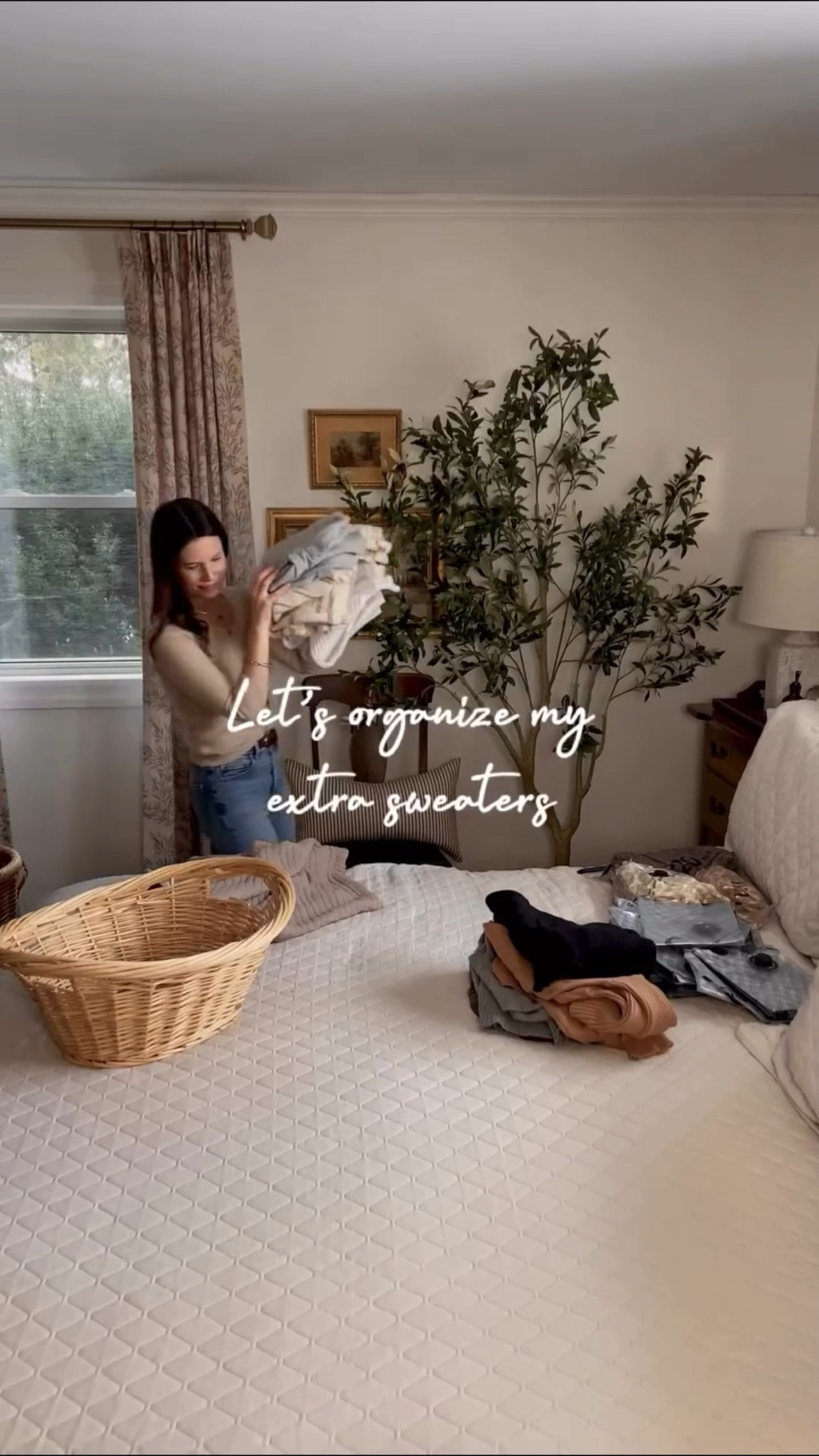 Honestly, these are so fun and a little addictive, too.🤭 I have to admit that I’ve become mildly obsessed with vacuum sealing all the things this past week with these new @nicetreehome vacuum bags. They’re perfect for storing away extra sweaters and blankets, or saving space when you’re packing a suitcase. The powerful MiniVac Pump is so tiny that it fits in the palm of your hand and takes up almost no space in your closet or suitcase. You can shop these vacuum bags on Amazon promo now. Sharing the link in my bio!