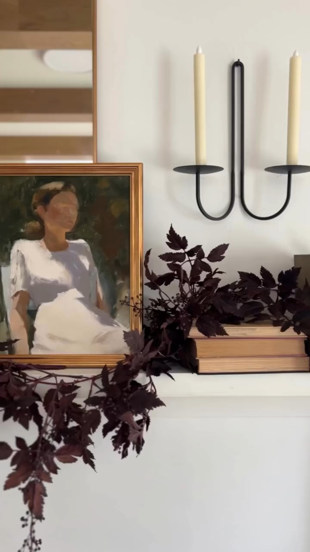 Reminiscing over last year’s fall garland 😍 Can’t wait to get this room decorated for fall 😁 I’m super late to the game this year busy trying to soak up time with family but I’m ready for some chilly mornings and some cozy spaces ☕️☺️

✨Comment SHOP for a link to shop this space or click the link in my bio 

#falldecor #homesweethome #homedecor #vintagemodern