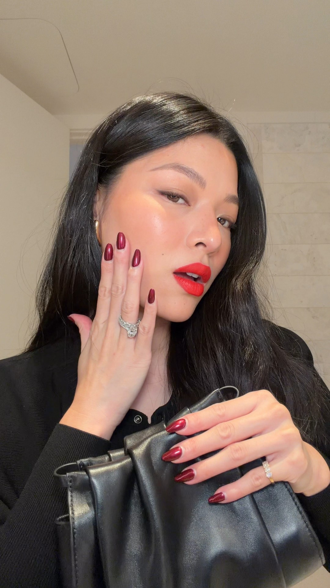 My holiday makeup look using @dolcegabbana_beauty Holiday Bundle Kit available 12/5-1/1 💋 #DGBeauty #DGMakeup #DGHoliday #ad
