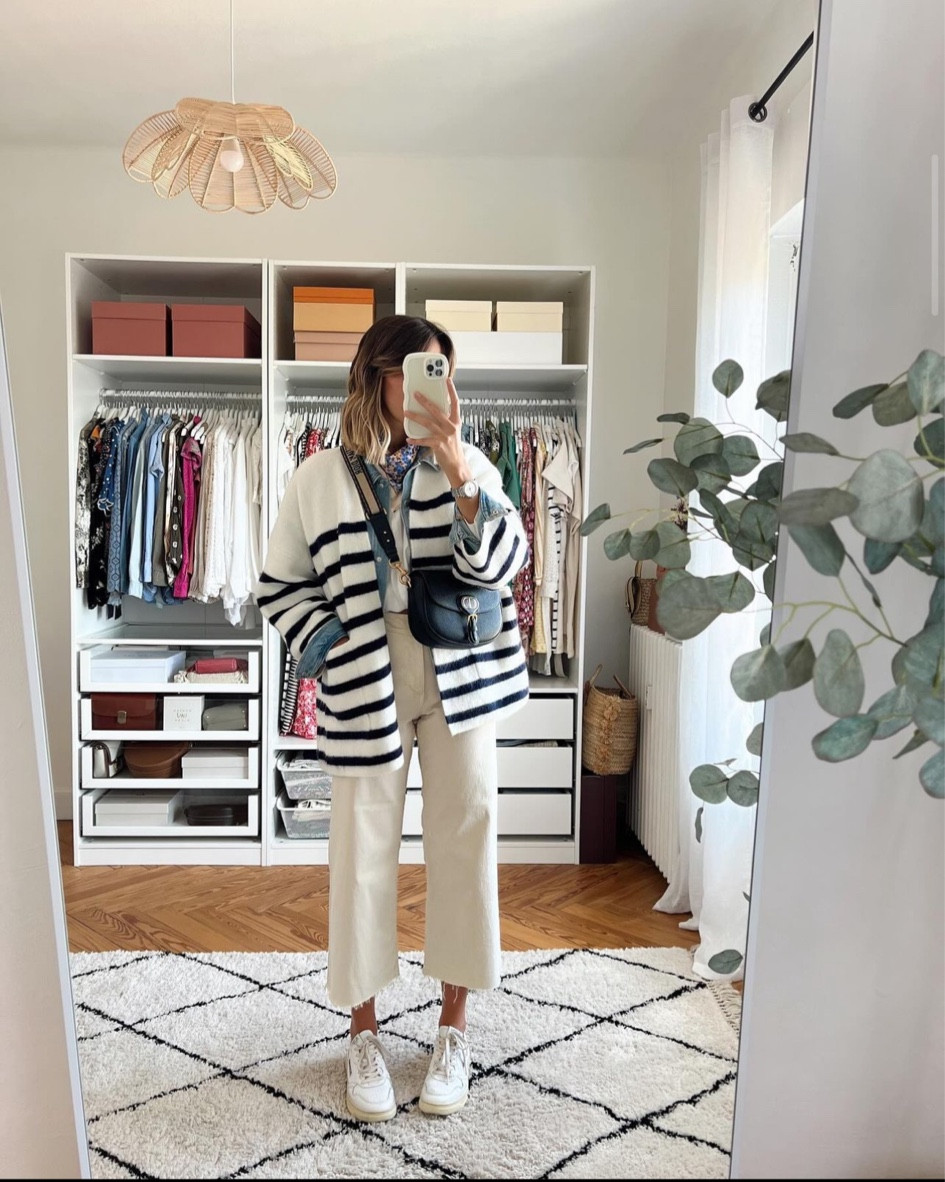 Look du jour

Jeans blanc, jean droit blanc, veste Raphaël Sézane, veste en jean bleue, veste oversize en jean, veste en laine marinière, veste Oscar Sézane, Autry baskets, sneakers blanches 

#LTKstyletip #LTKSeasonal
