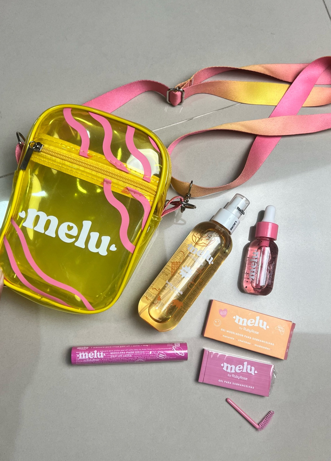 Melu, marca divertida e jovial 🩷

✨ body splash
✨ máscara cílios pele off
✨ serum facial melancia
✨ gel sobrancelha 


#LTKtravel #LTKbeauty #LTKbrasil