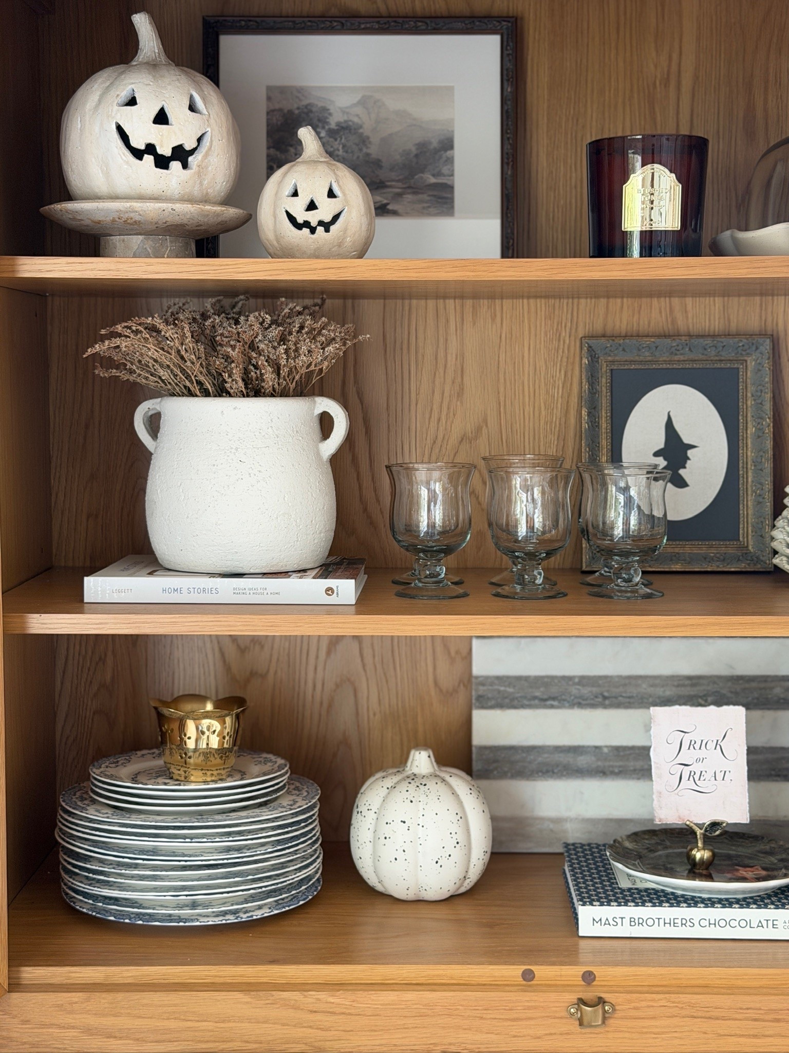 A classic home decorated for fall: the blueprint 🤎🍂
