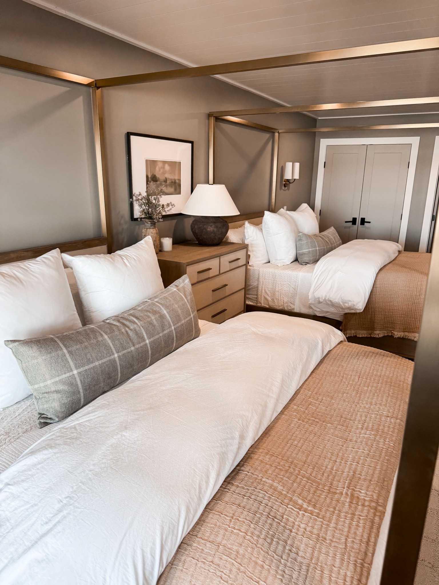 Guest bedroom for 2… or 4! This is one of my favorite rooms at the lake!

#LTKHome #LTKStyleTip