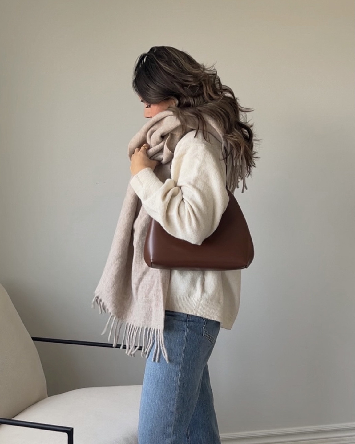 Cozy fall / winter outfit 🤍 white knit sweater, brown shoulder bag, thick scarf & wide leg jeans

#LTKSeasonal #LTKstyletip
