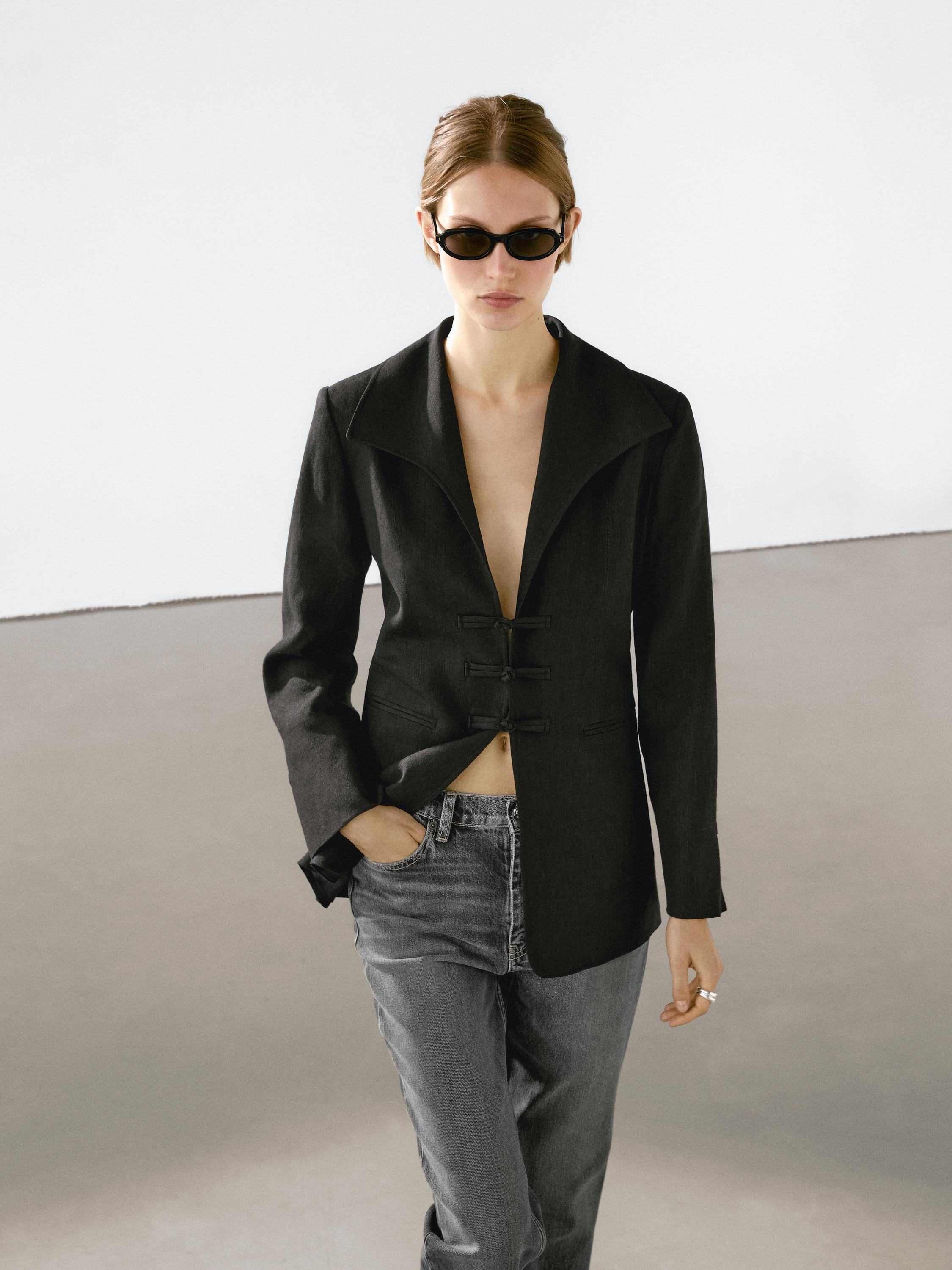 Linen blend blazer with fastening detail | Massimo Dutti US