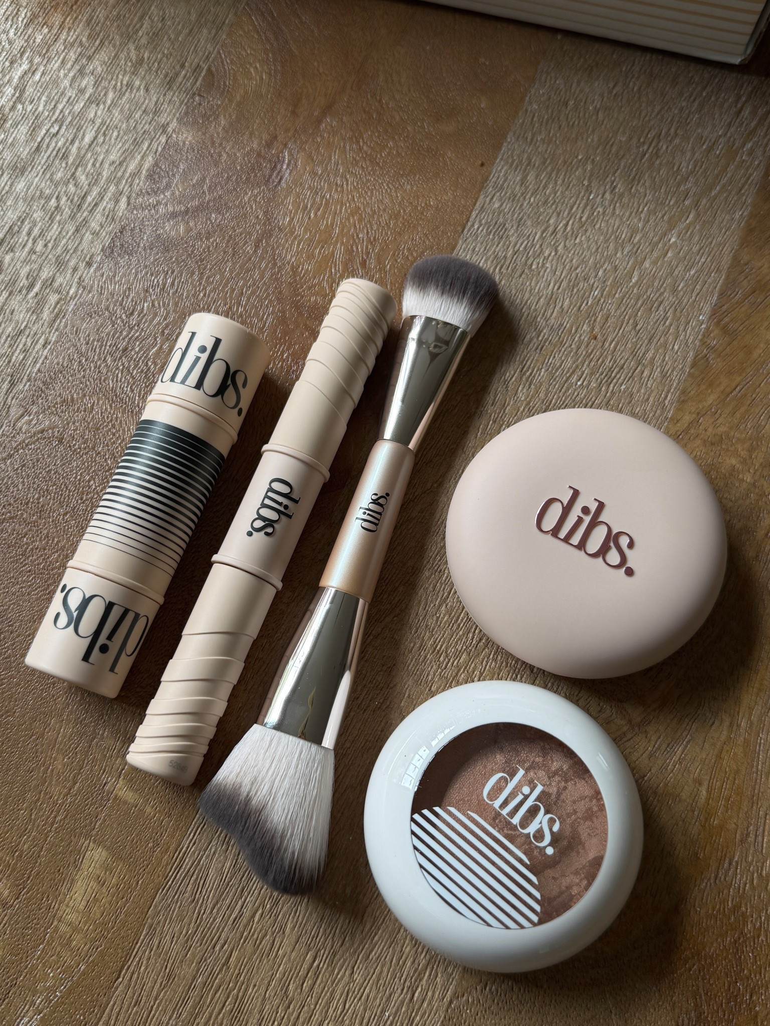 We love dibs! A few of my favs + new products I’m trying! 

Bronzer - Carmel cappuccino 
Desert Duo bronzing/blush - shade 3
Lovebeam setting powder - 111


#LTKgrwm #LTKselfcare #LTKBeauty