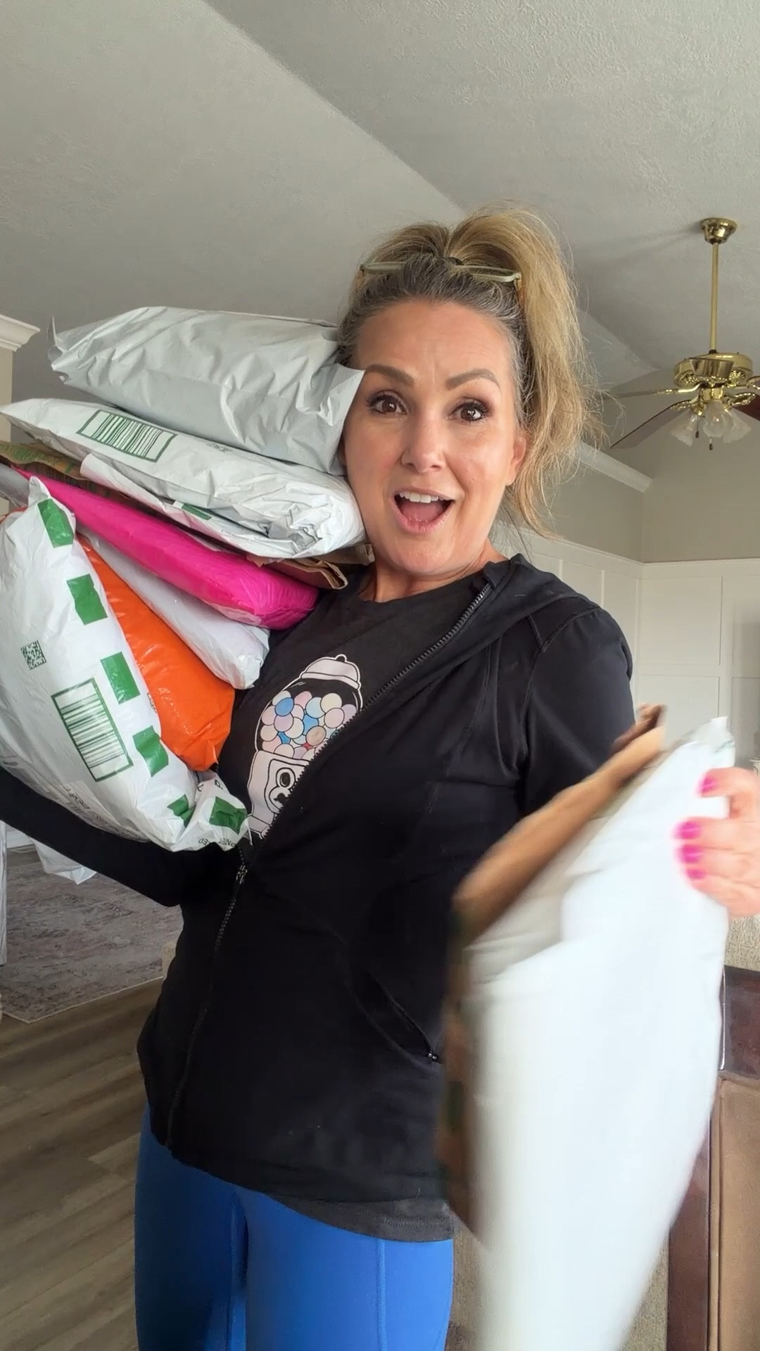 Spring unboxing while I was away in Hawaii! 

Here’s what came in the mail… including all but the two dresses - which I will have a code for and link them later on Instagram. ❤️

#mailhaul #unboxing #womenover50

#LTKOver40 #LTKstorytime #LTKSeasonal