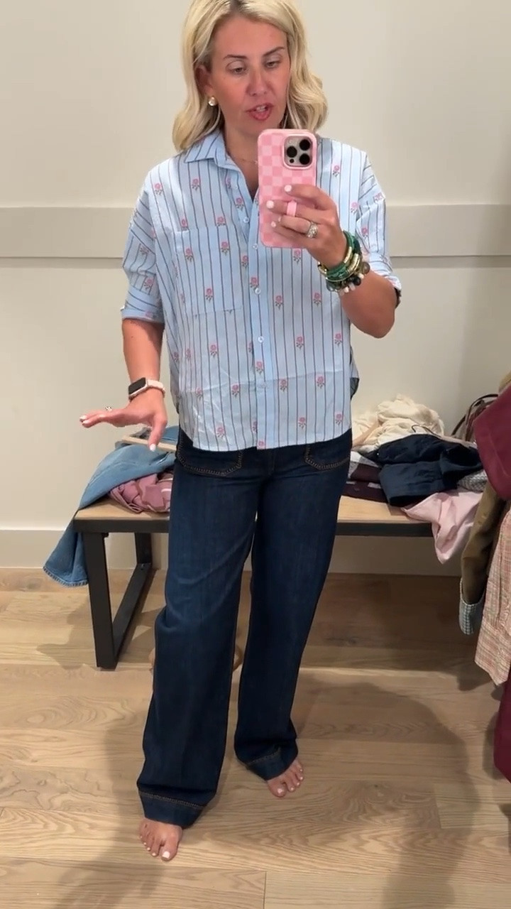 A moment for these Colettes…the stitching is perfect. Yall know how much I love the Mabel and this new print is super cute! 
Top - xxs (need xs)
Jeans - 25 (need 26P)