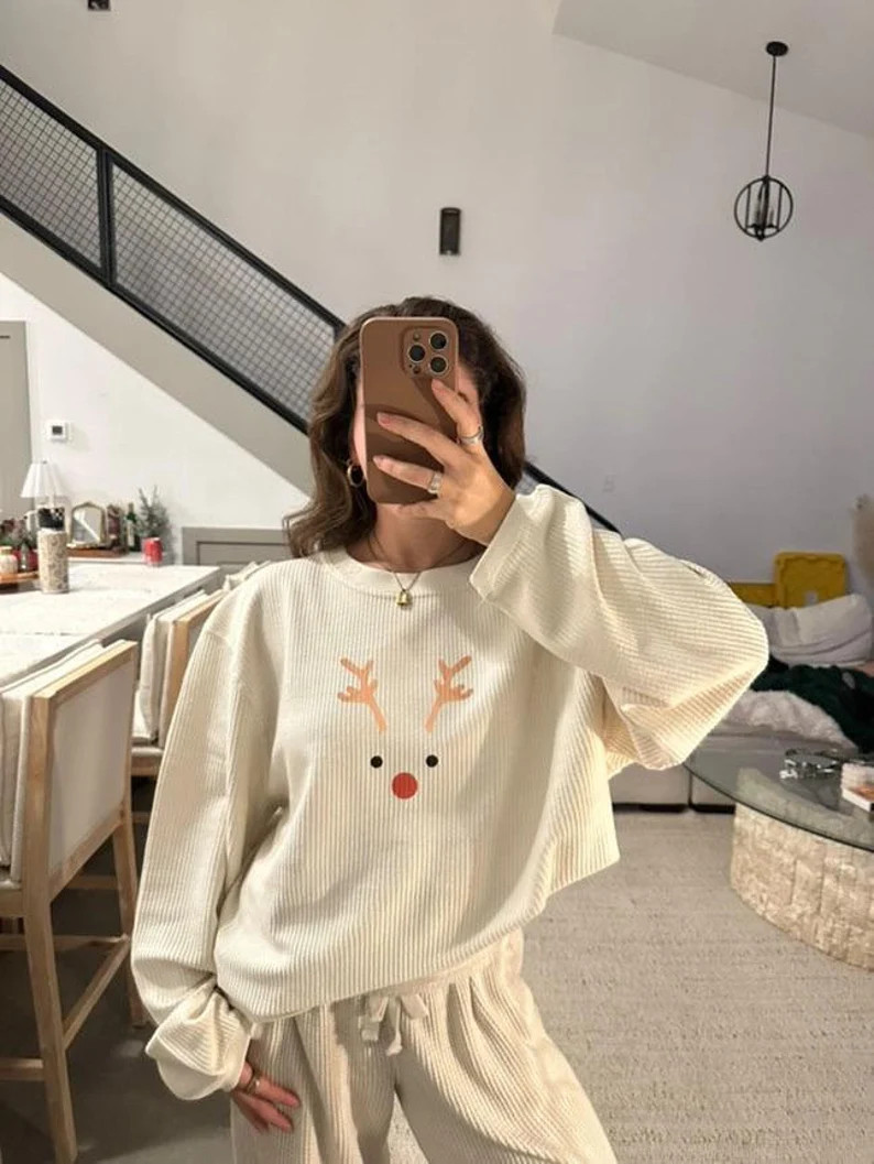 Christmas Reindeer Sweatshirt - Etsy | Etsy (US)