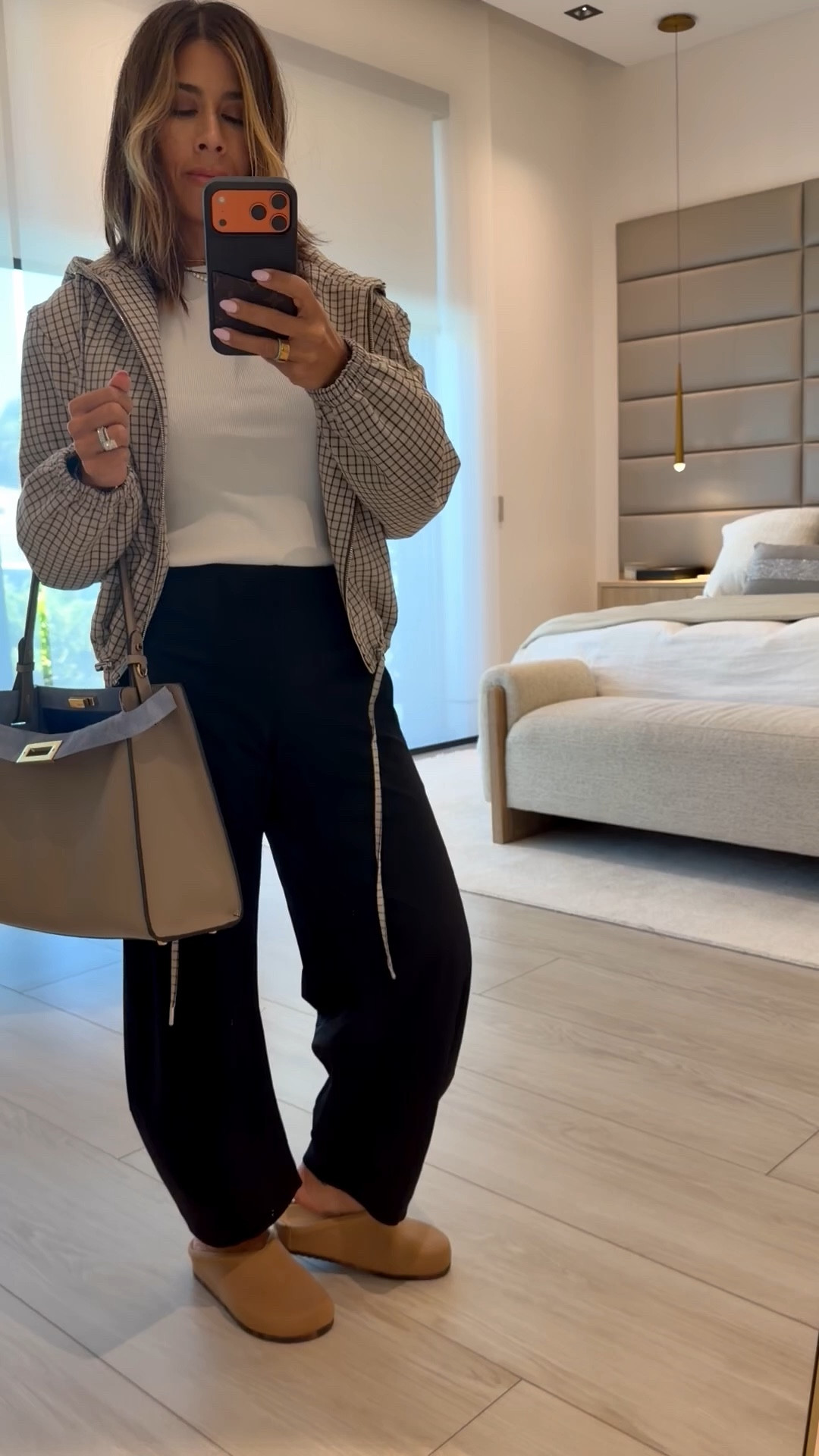 Best comfiest traveling pants 

#LTKPetite #LTKdayinmylife #LTKOver40
