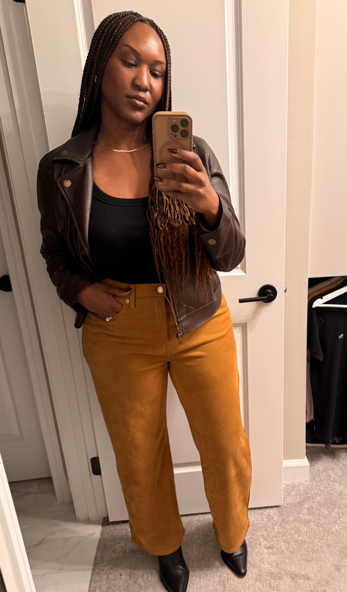 2 Fall essentials. Ever chic leather jacket and classic suede pants.

#LTKSeasonal #LTKOver40 #LTKMidsize