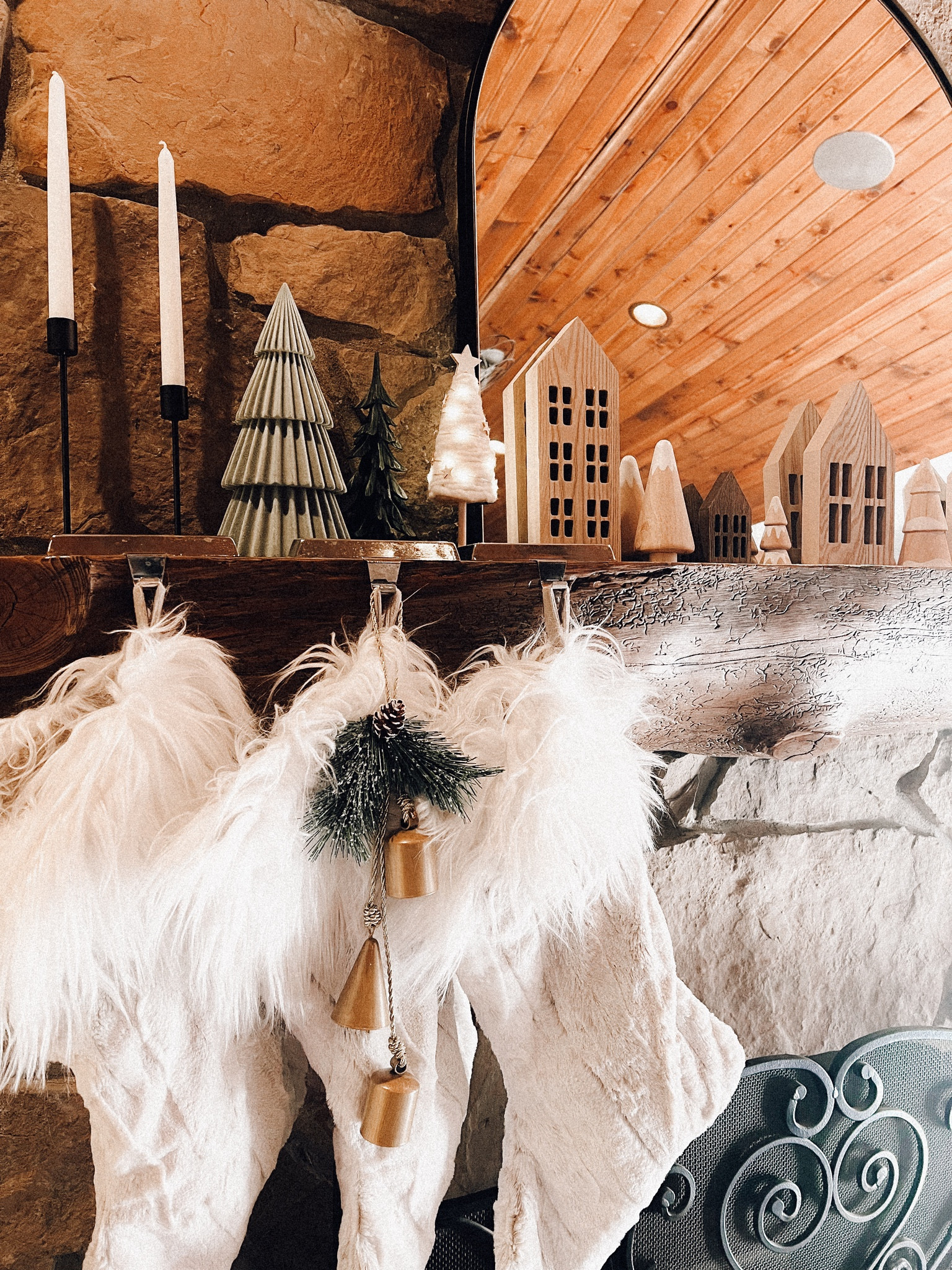 Mantle Holiday Decor ✨

#LTKHoliday #LTKHolidaySale #LTKSeasonal